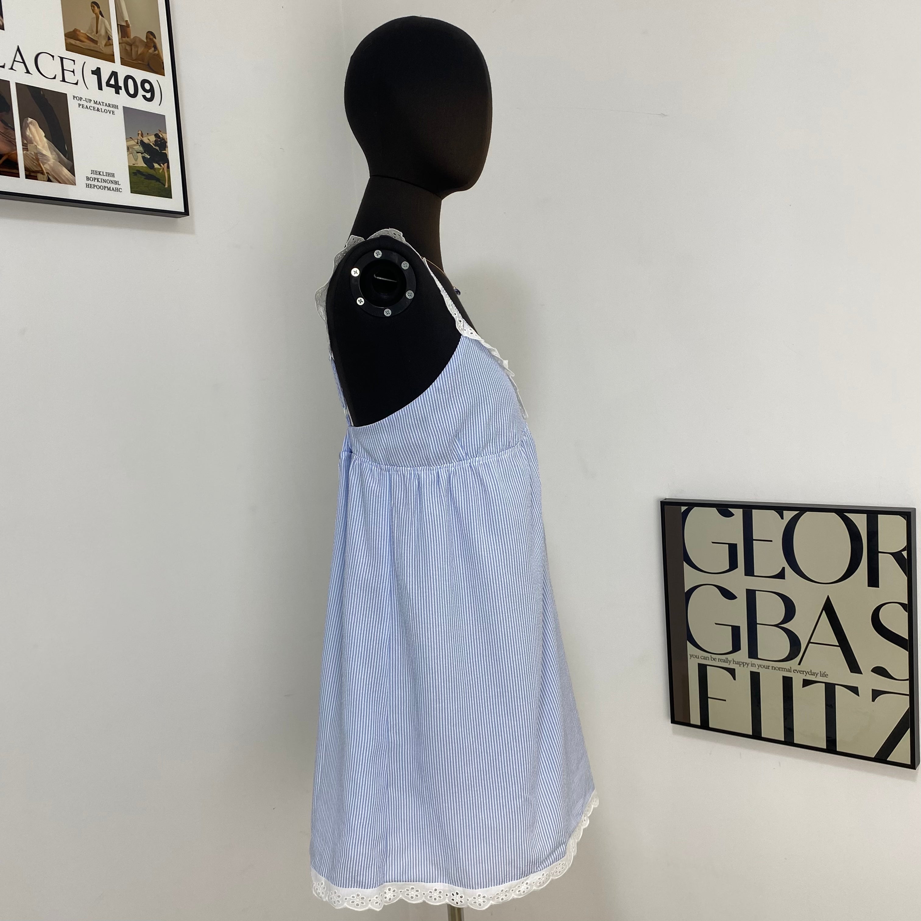 French Retro Deep V-Neck Lace Dress