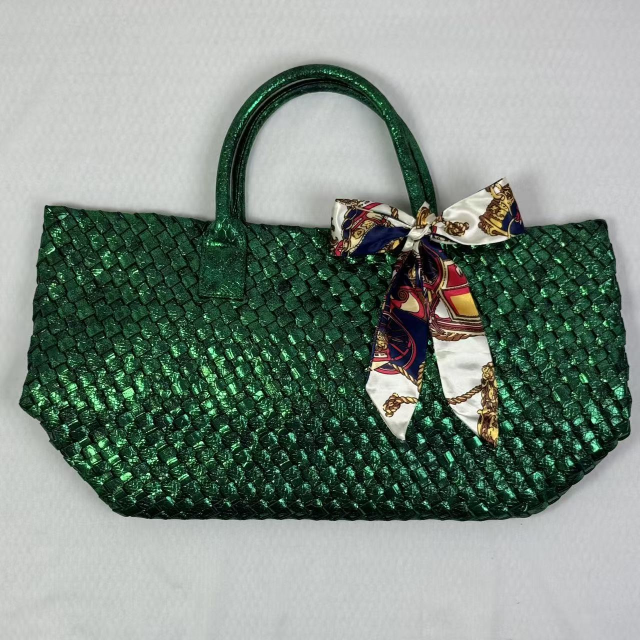 Hand-woven bag with snake skin pattern