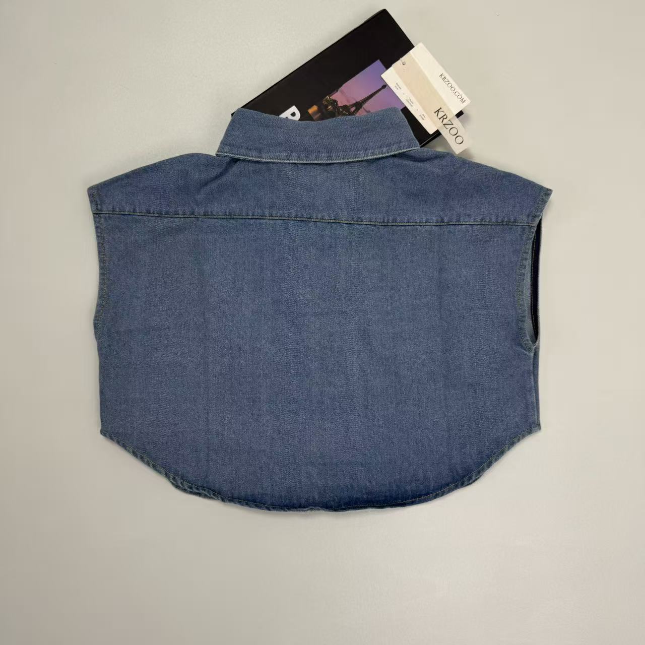 Large pocket sleeveless shirt denim jacket