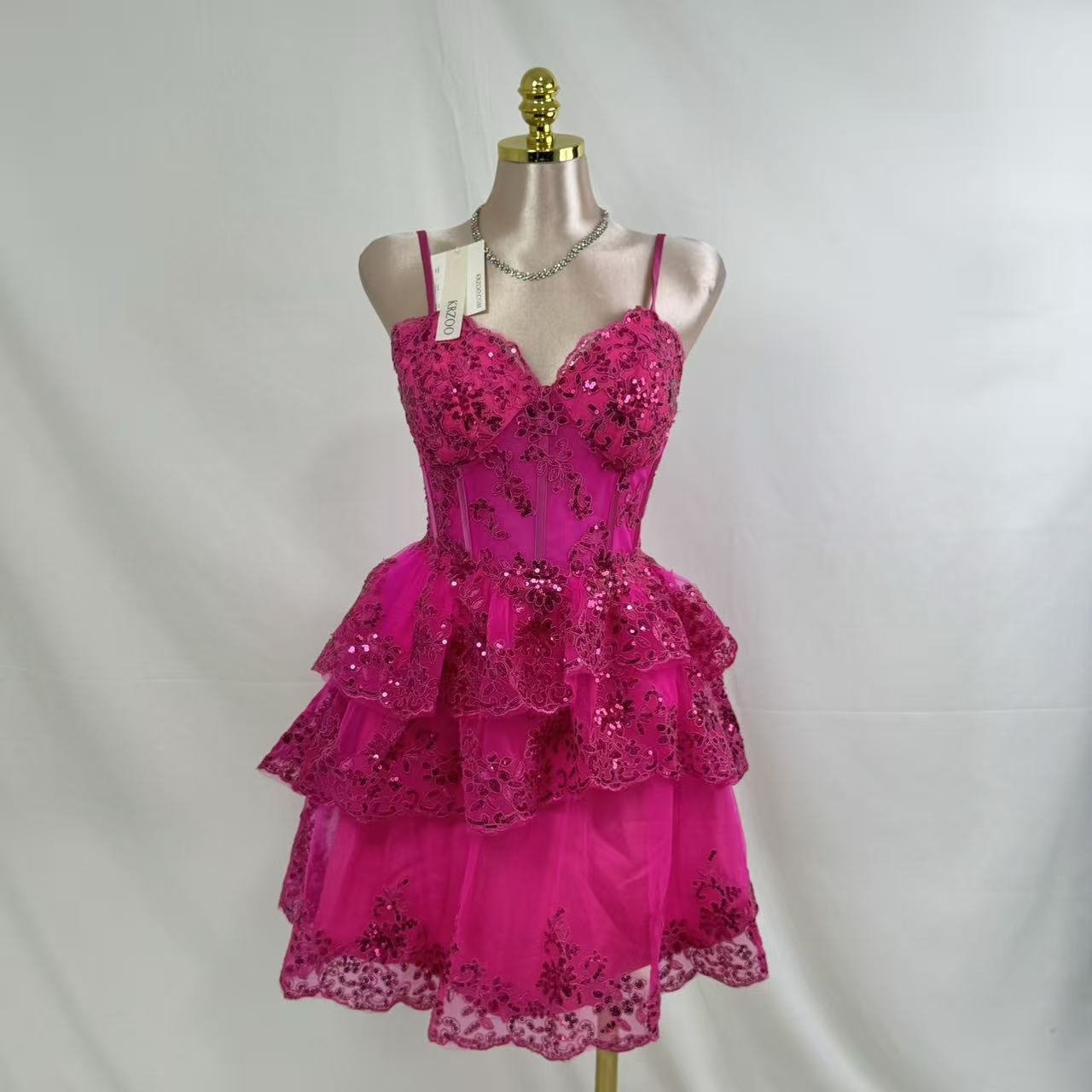 Light chiffon sequined layered dress in short style