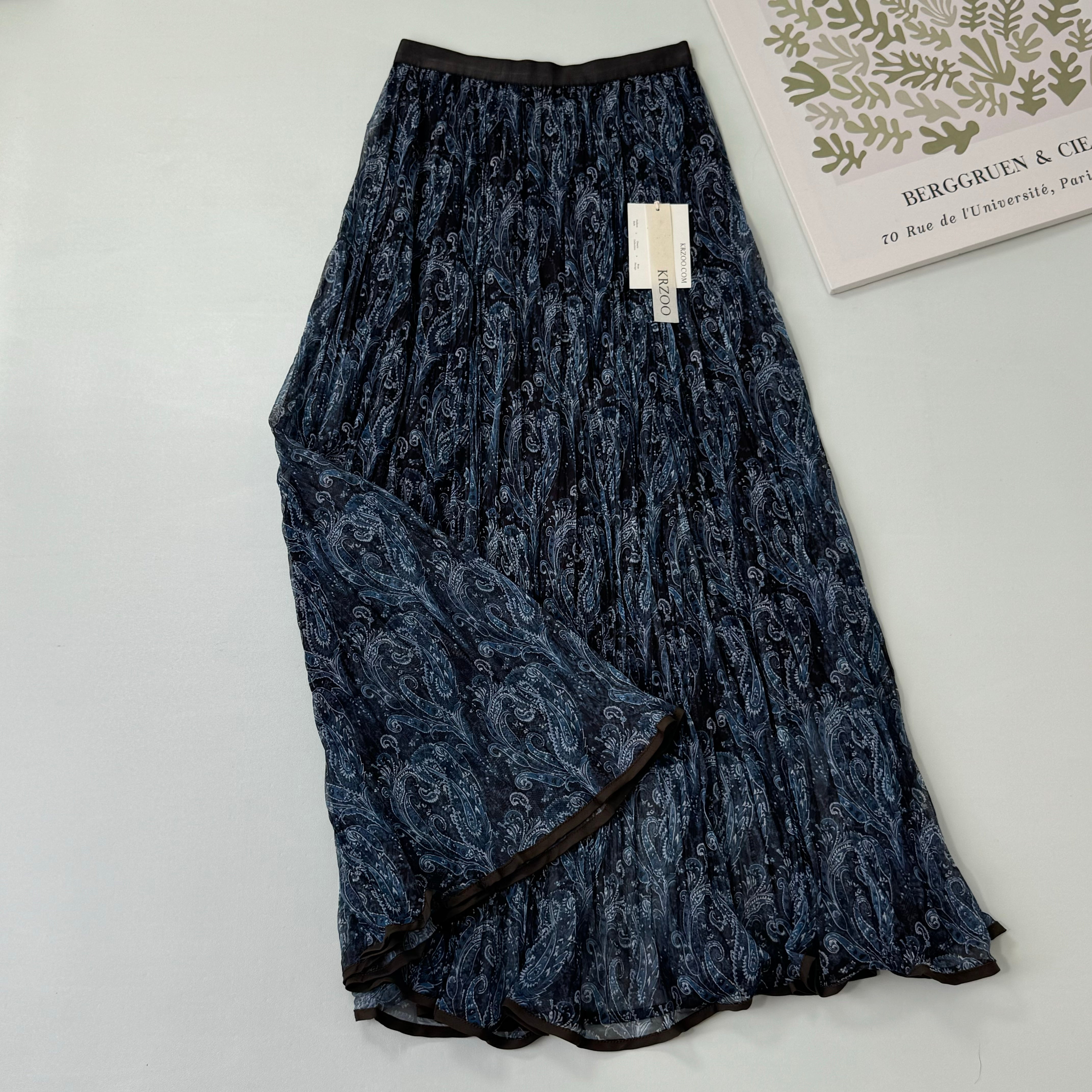 Net-silk A-line pleated mid-length skirt