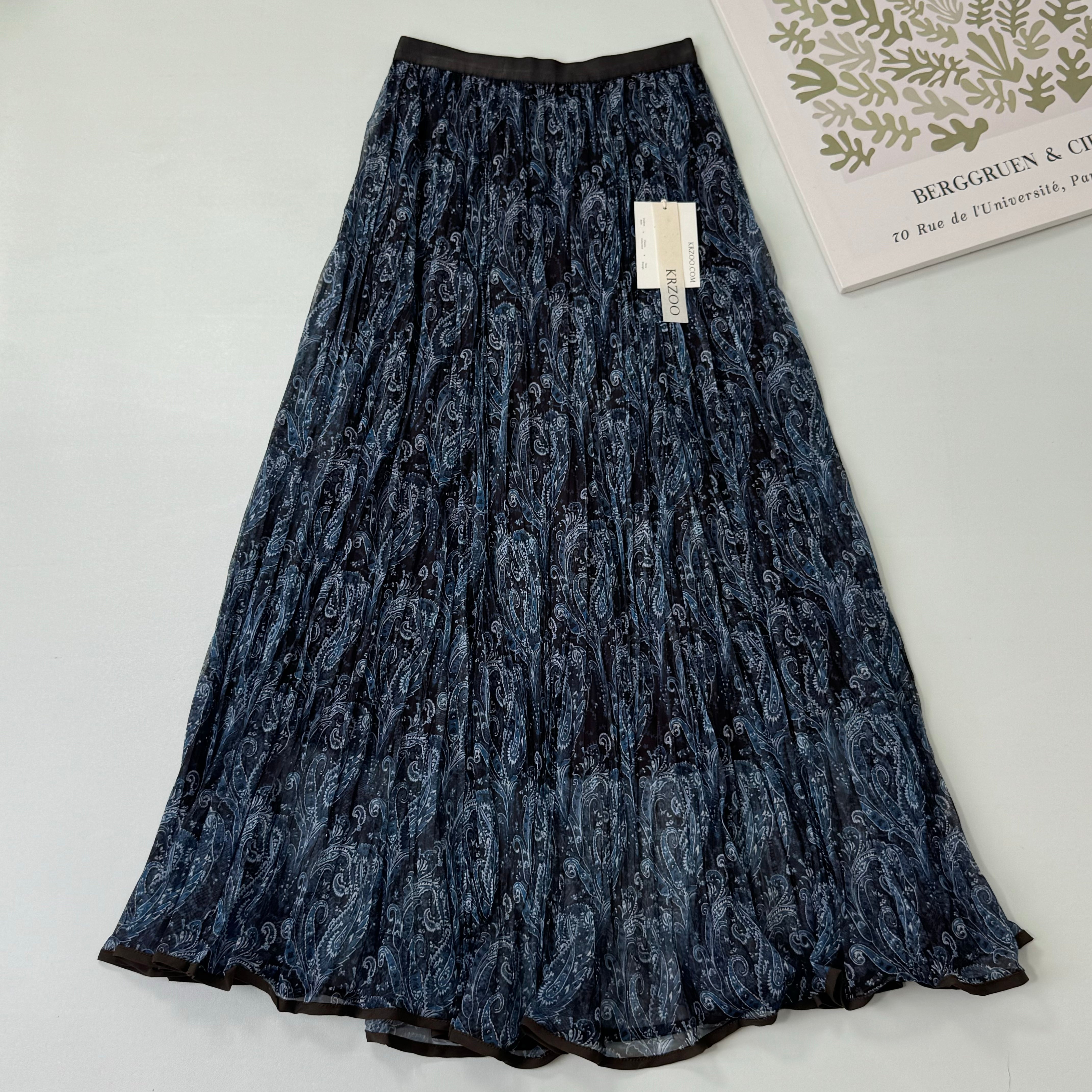 Net-silk A-line pleated mid-length skirt