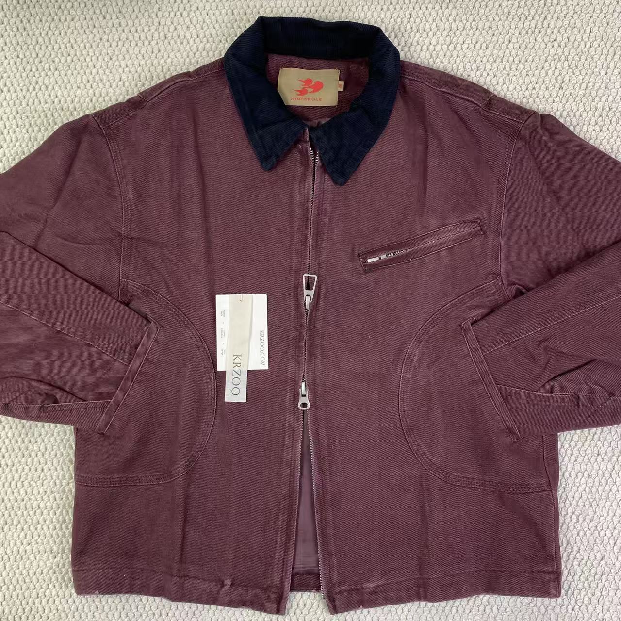 Contrasting color collar jacket