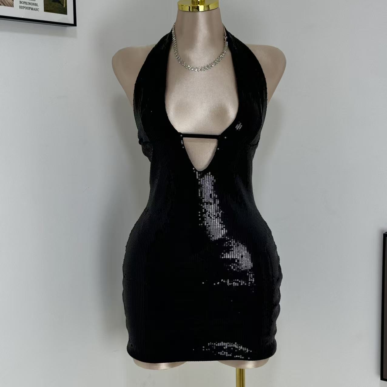 V-neck topless strapless backless dress