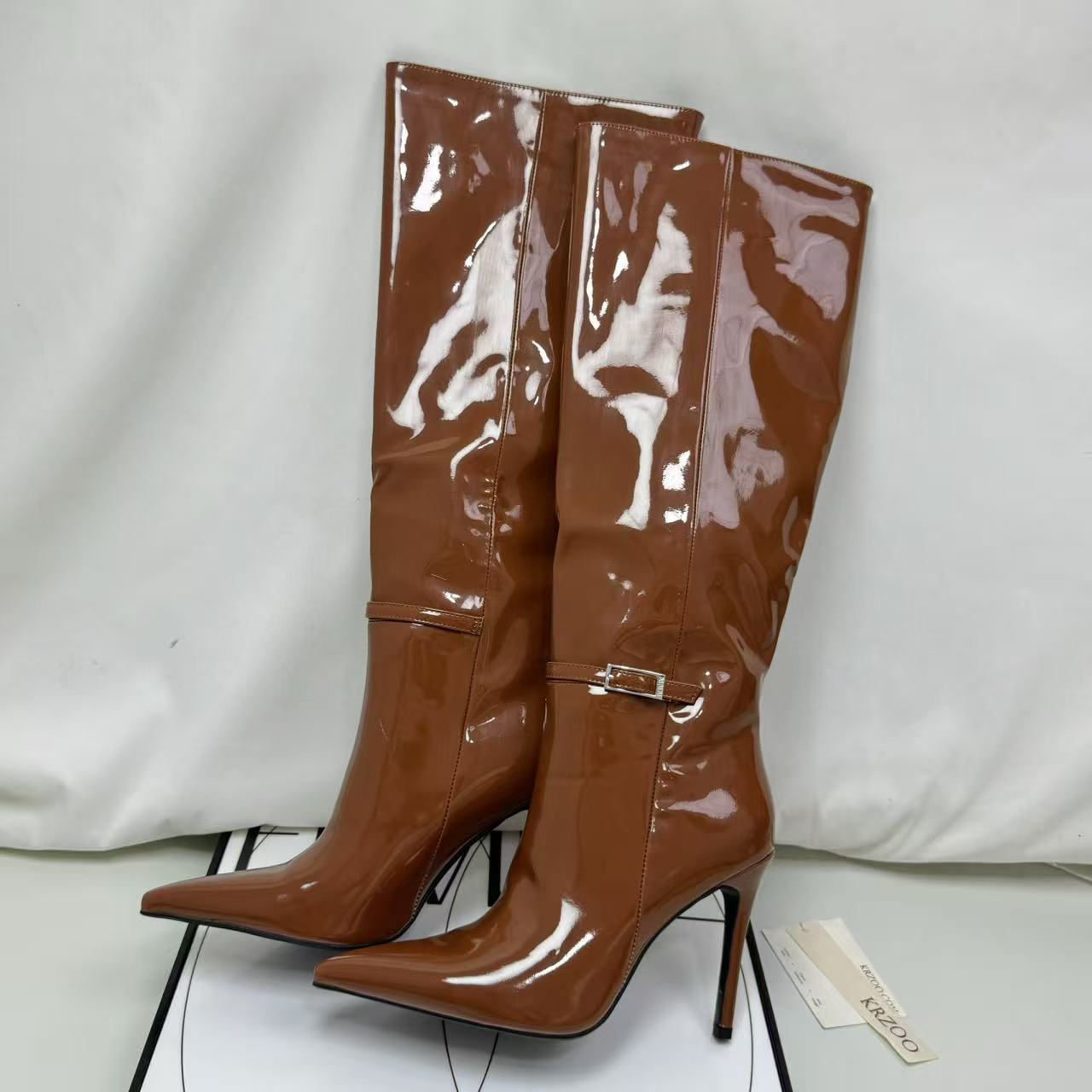Pointed leather belt buckle straight boot