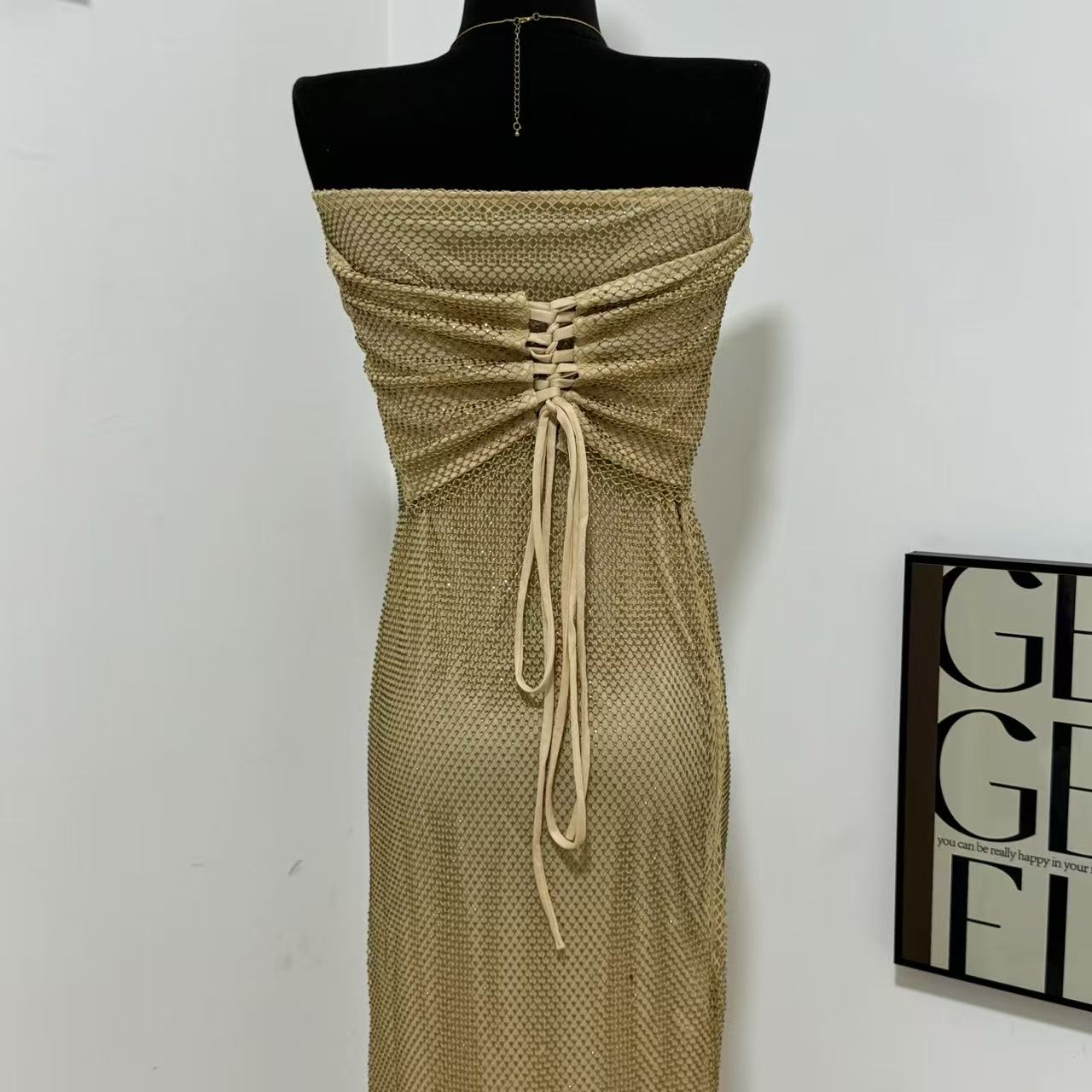 Halter-Neck Slim-Fit Sleeveless Gown