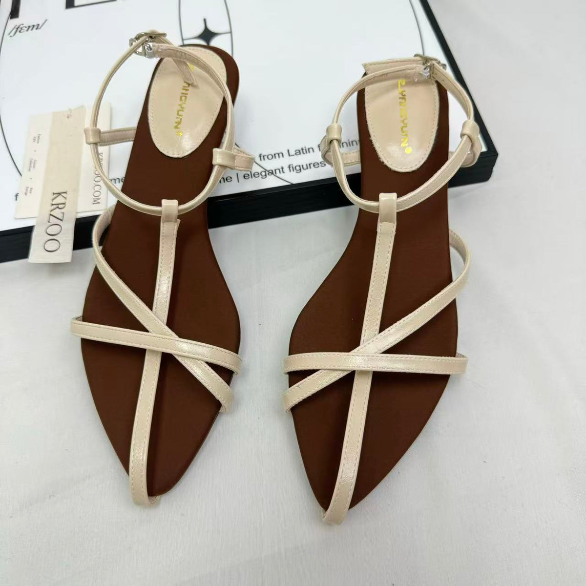 Fine ribbon pointed open-toe sandals