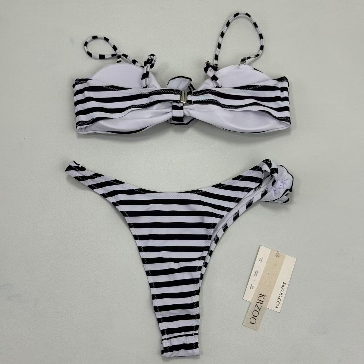 Three-dimensional flower split swimsuit