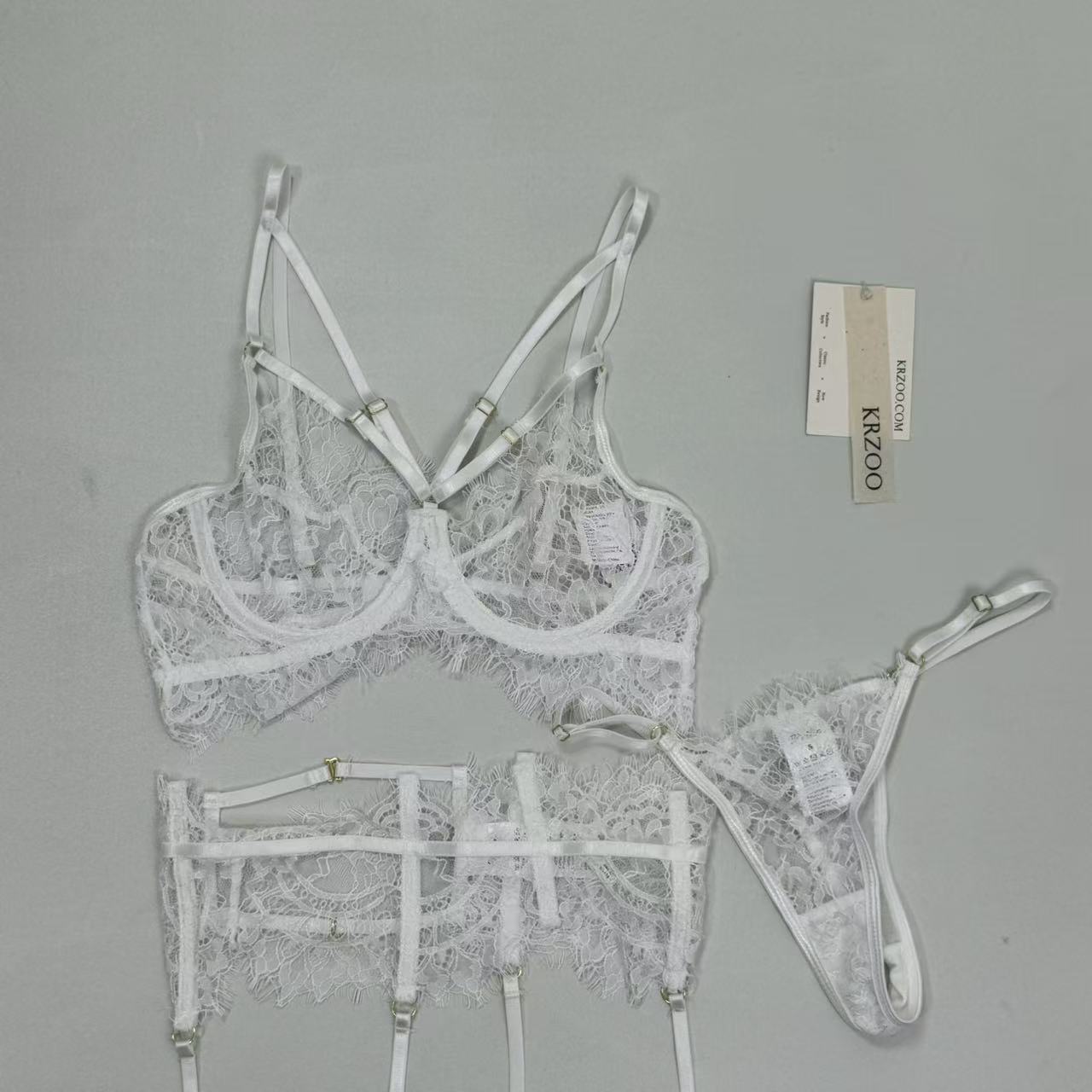 Lace ultra-thin lingerie set of three pieces