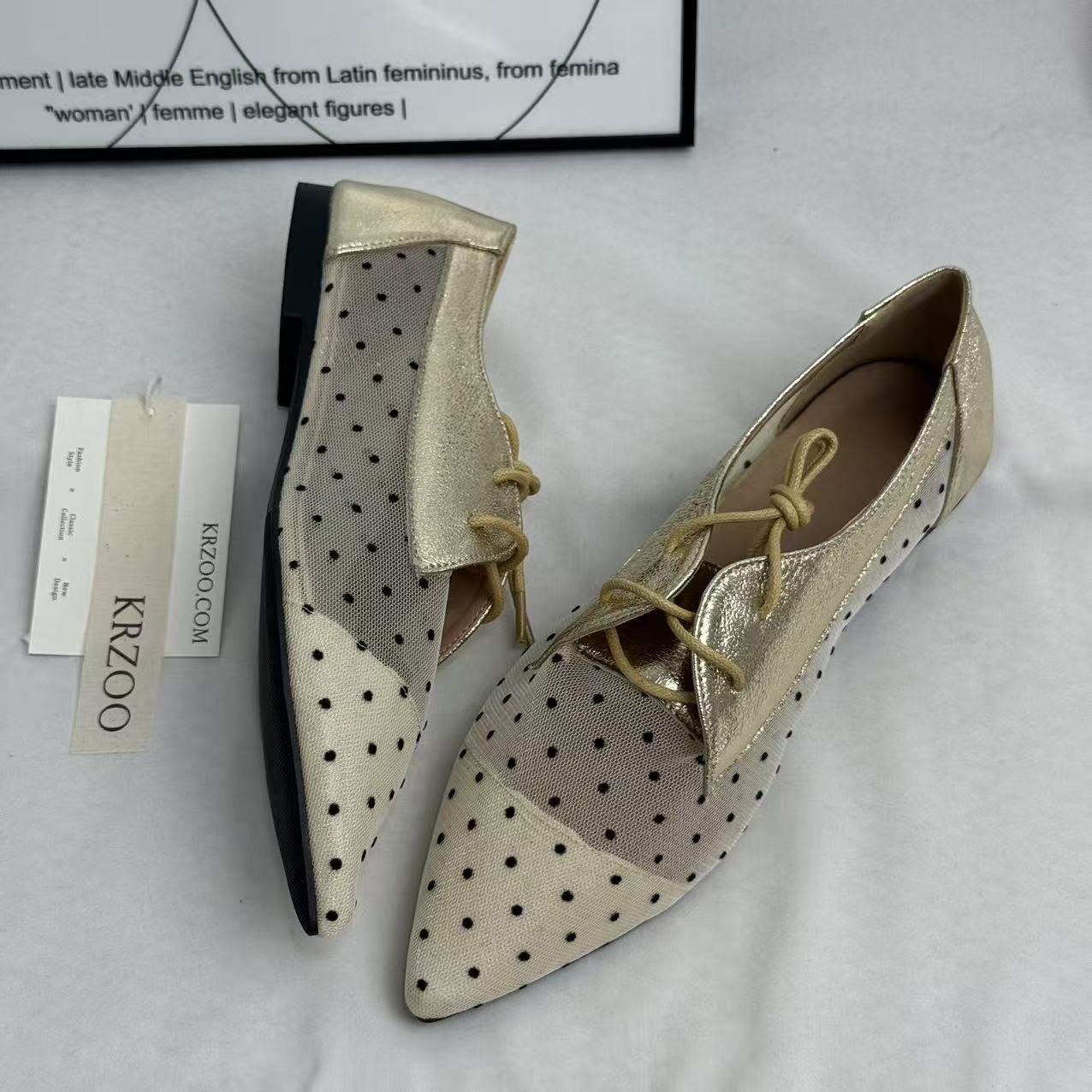 Pointed-toe net fabric lace-up shoes