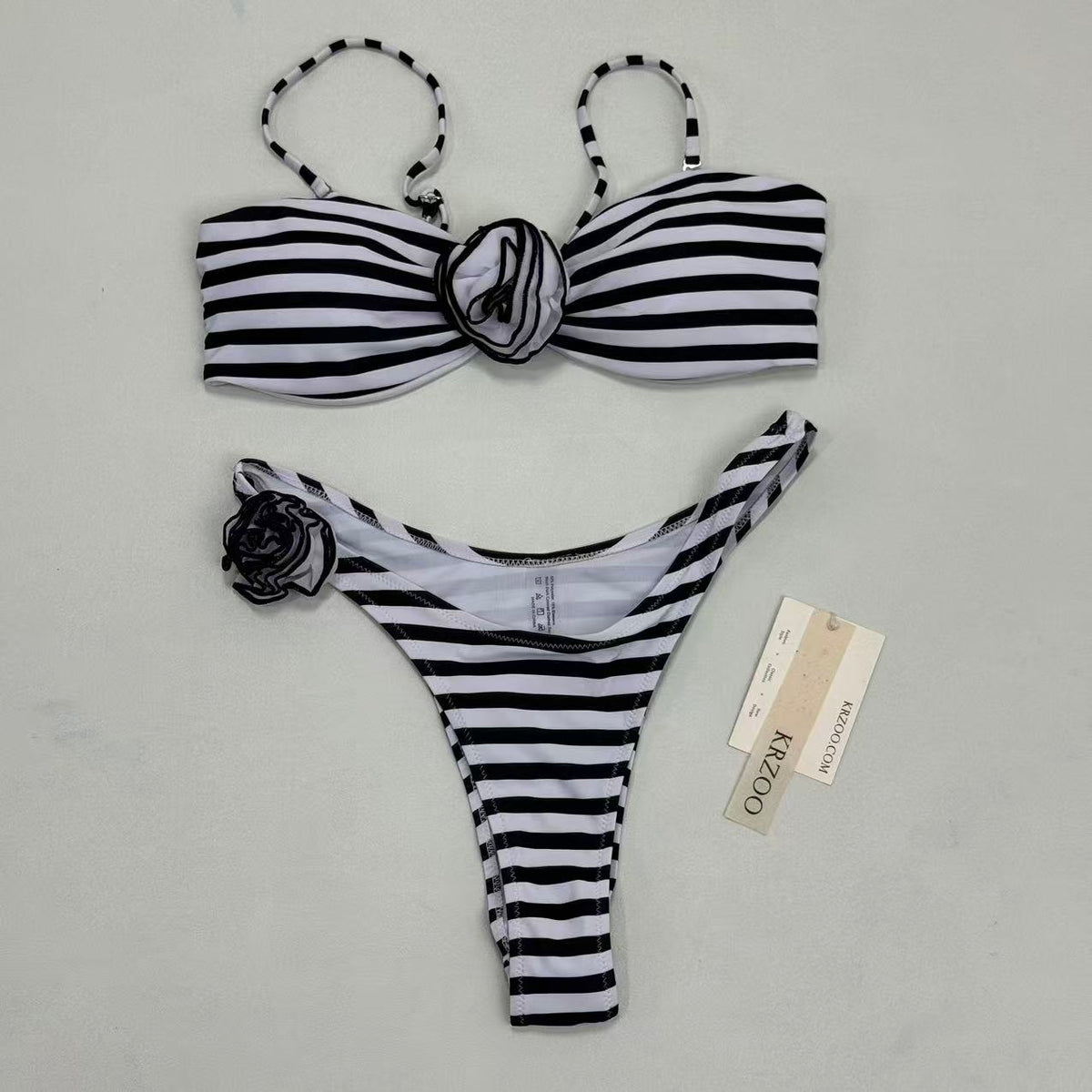 Three-dimensional flower split swimsuit