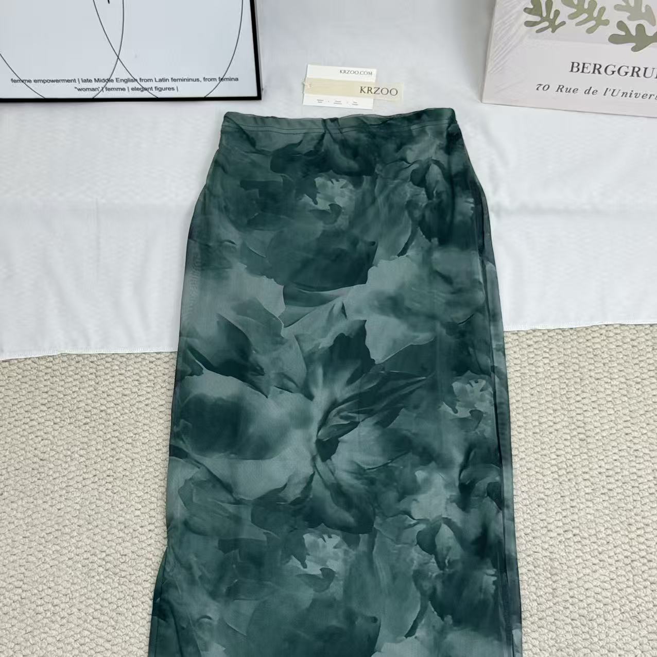 Casual High-Waisted Mesh Slit Skirt