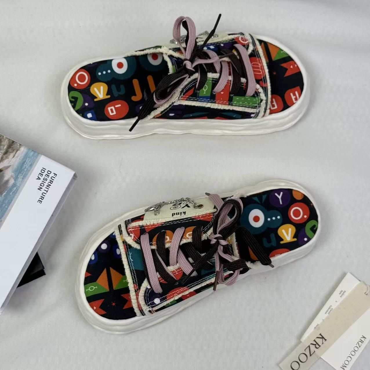 Pancake-style stenciled flip-flop