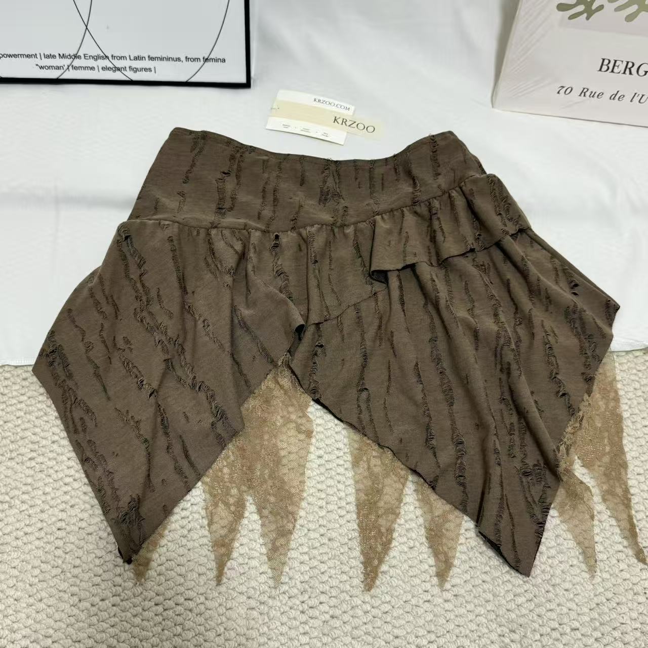 Retro Asymmetrical Lace-Paneled Pleated Skirt