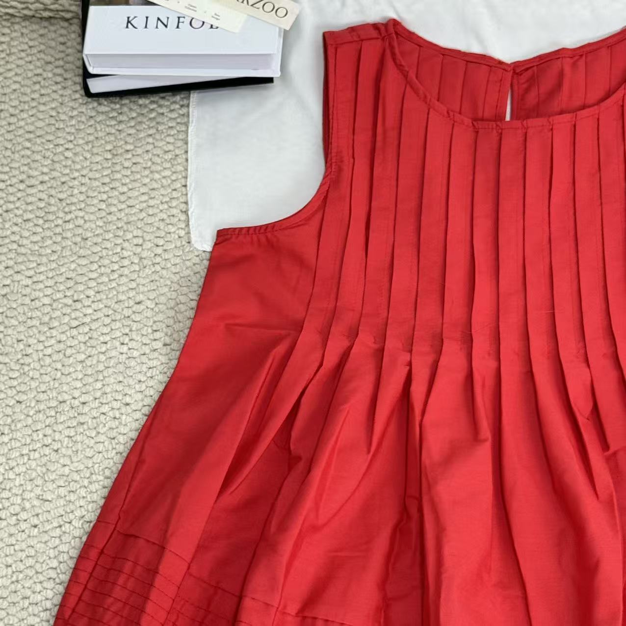 Ruffled slim-fitting loose-back bodice shirt