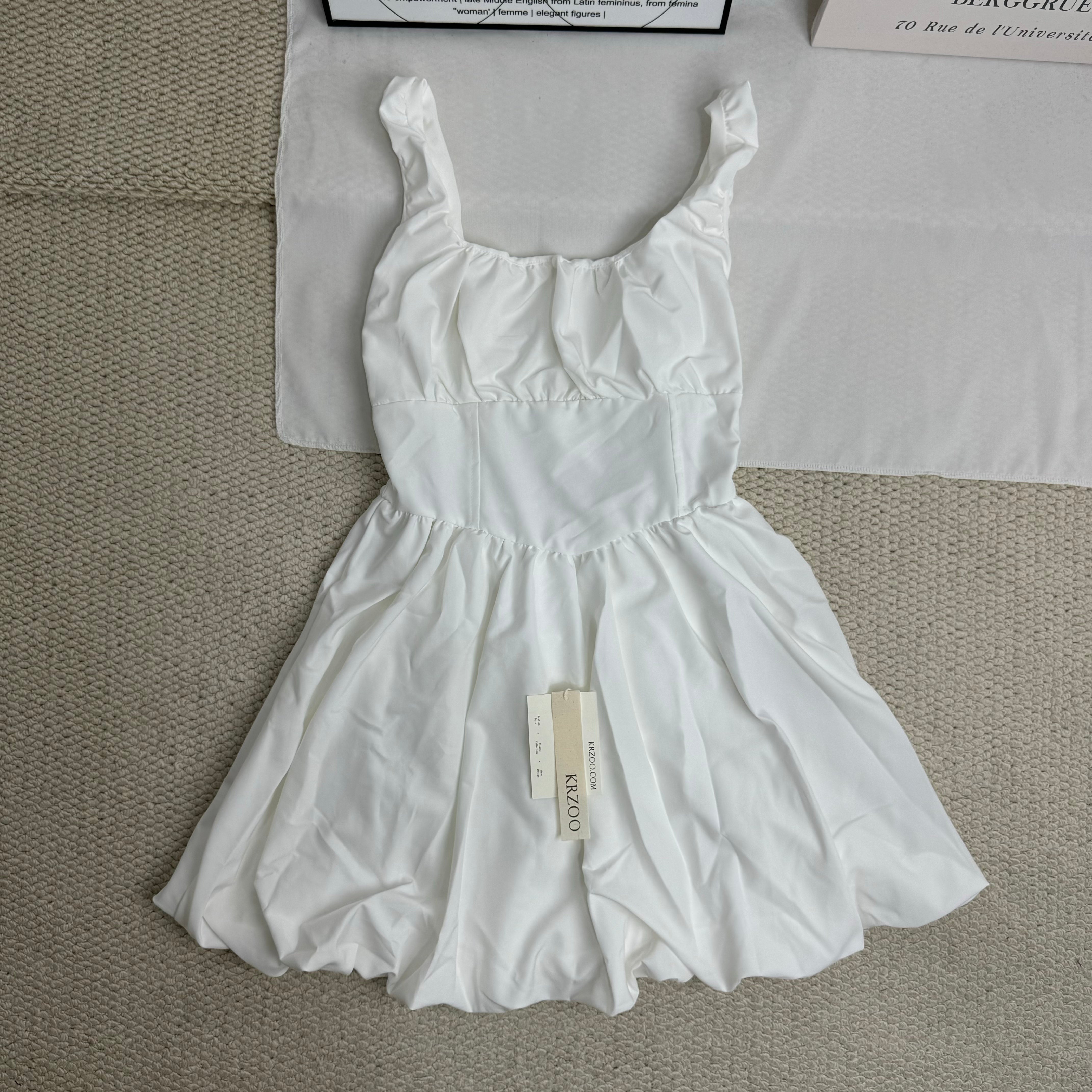 Fluffy and mini flower-patterned dress