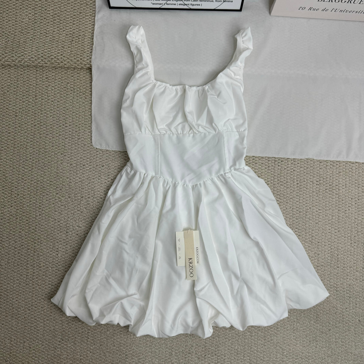 Fluffy and mini flower-patterned dress