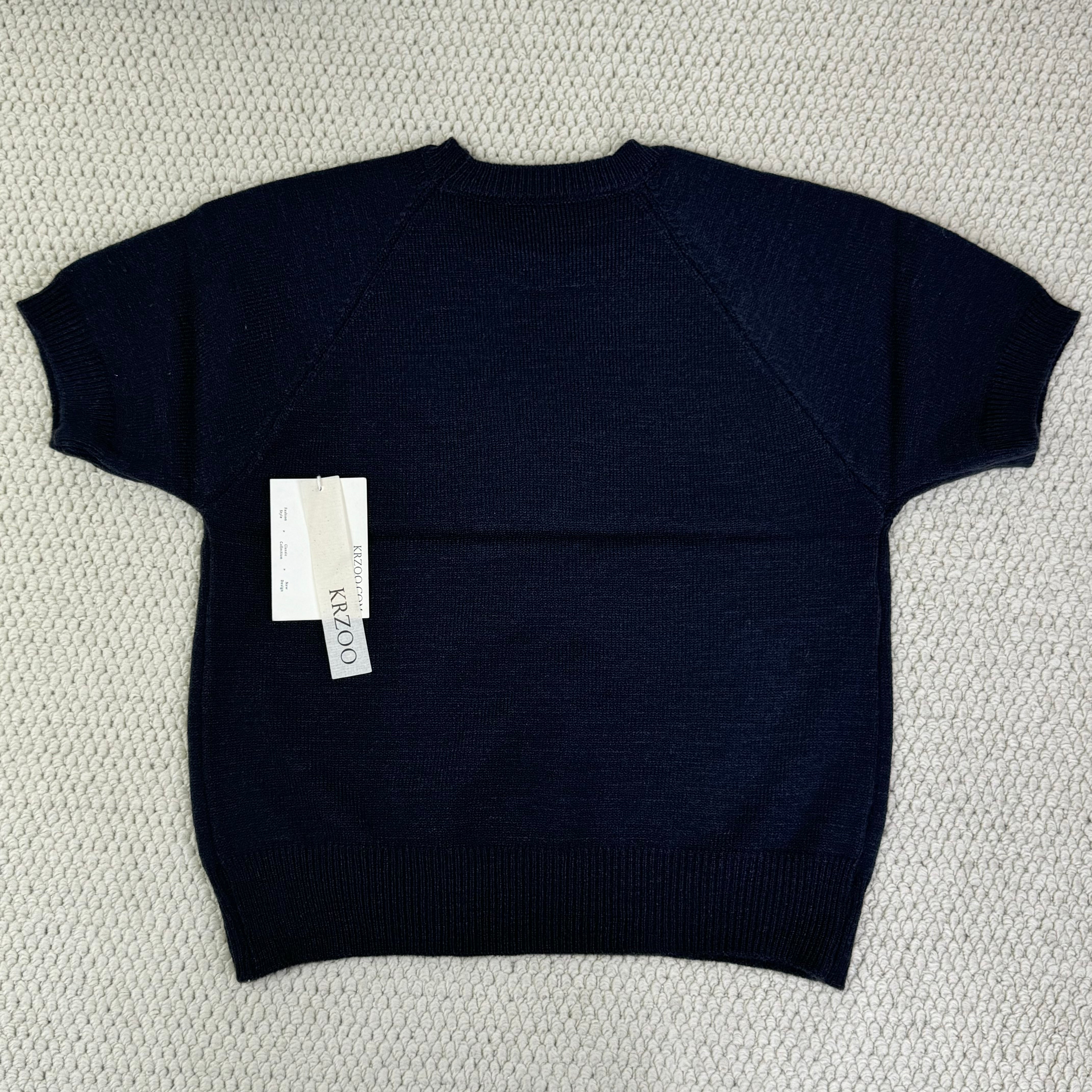 Round-neck heart patterned short-sleeved shirt