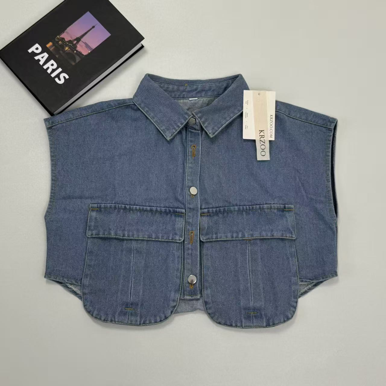 Large pocket sleeveless shirt denim jacket