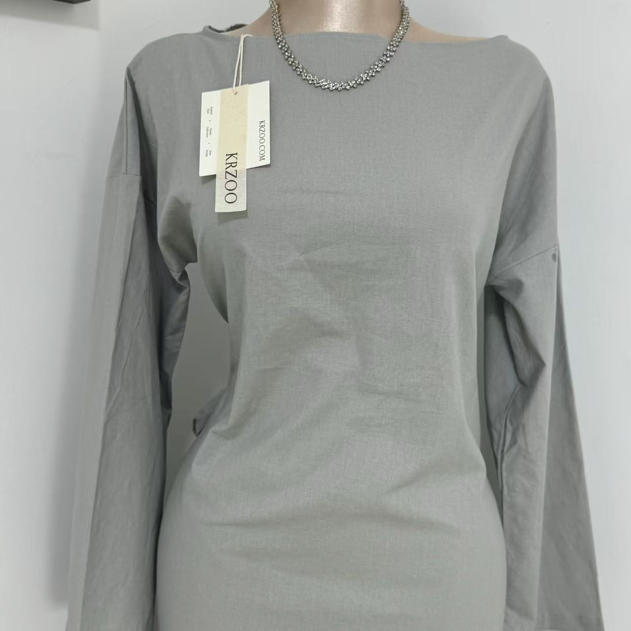 Strappy fitted dress robe