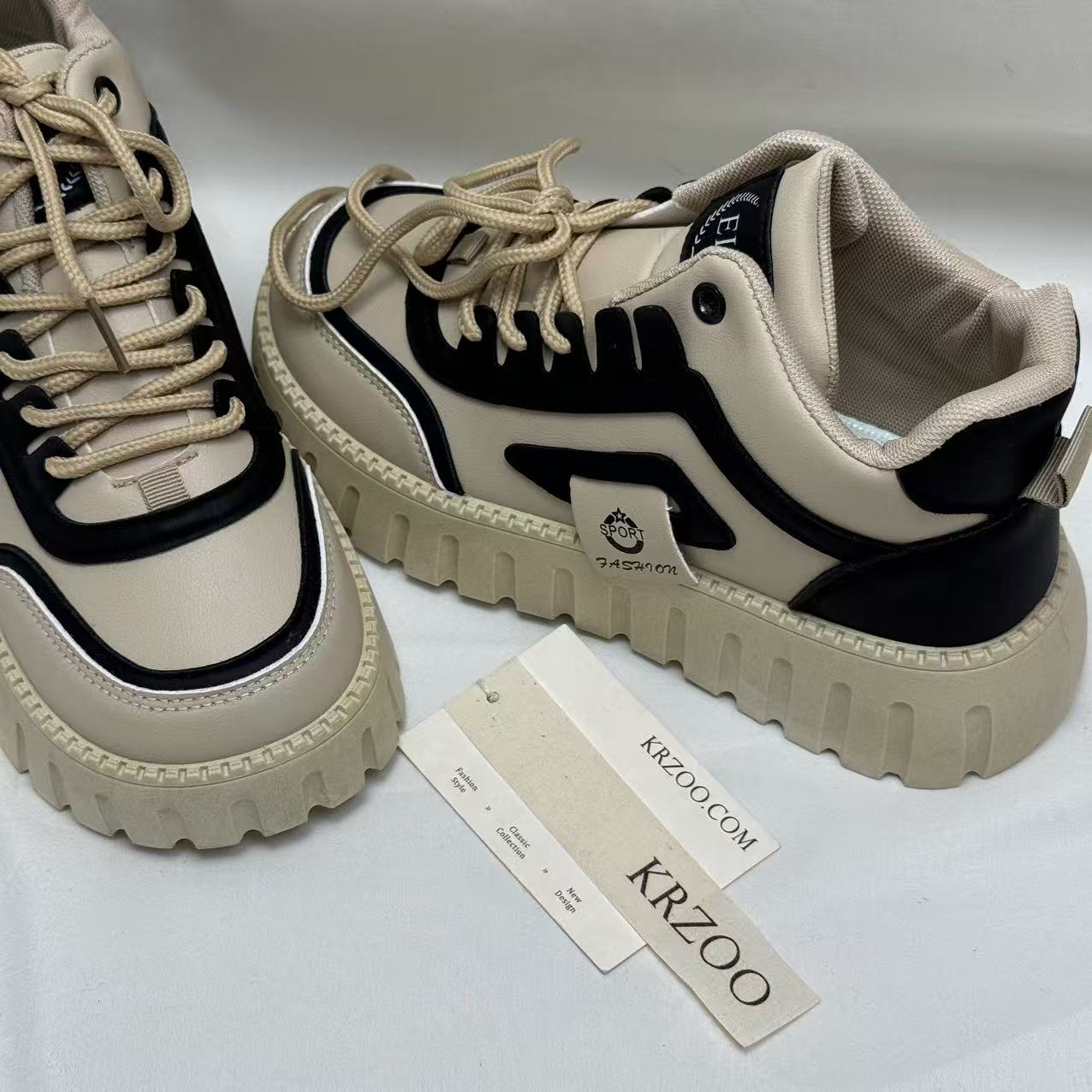 Pancake-bottom thick-soled sports shoes