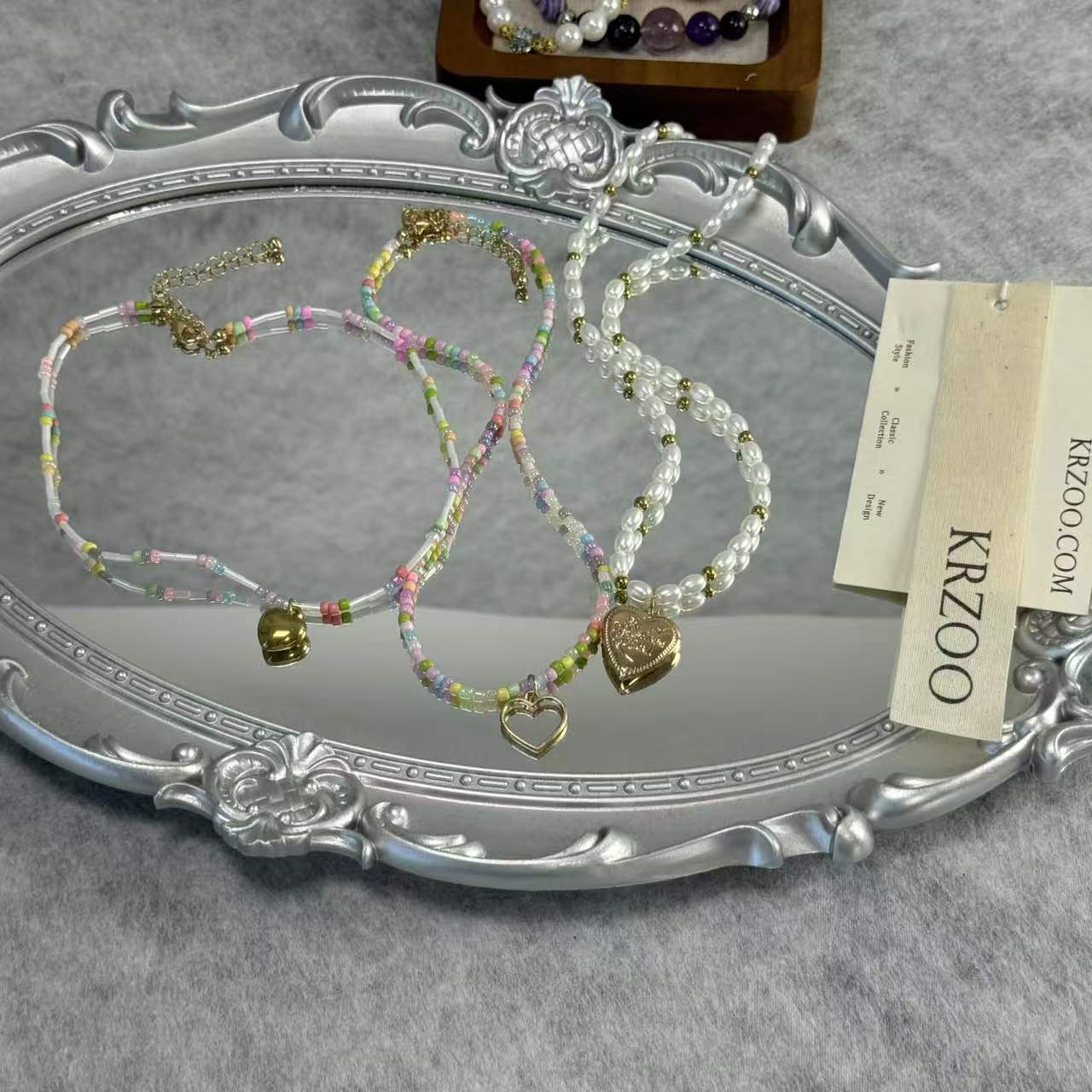 Love charm pendant string of pearls collar chain