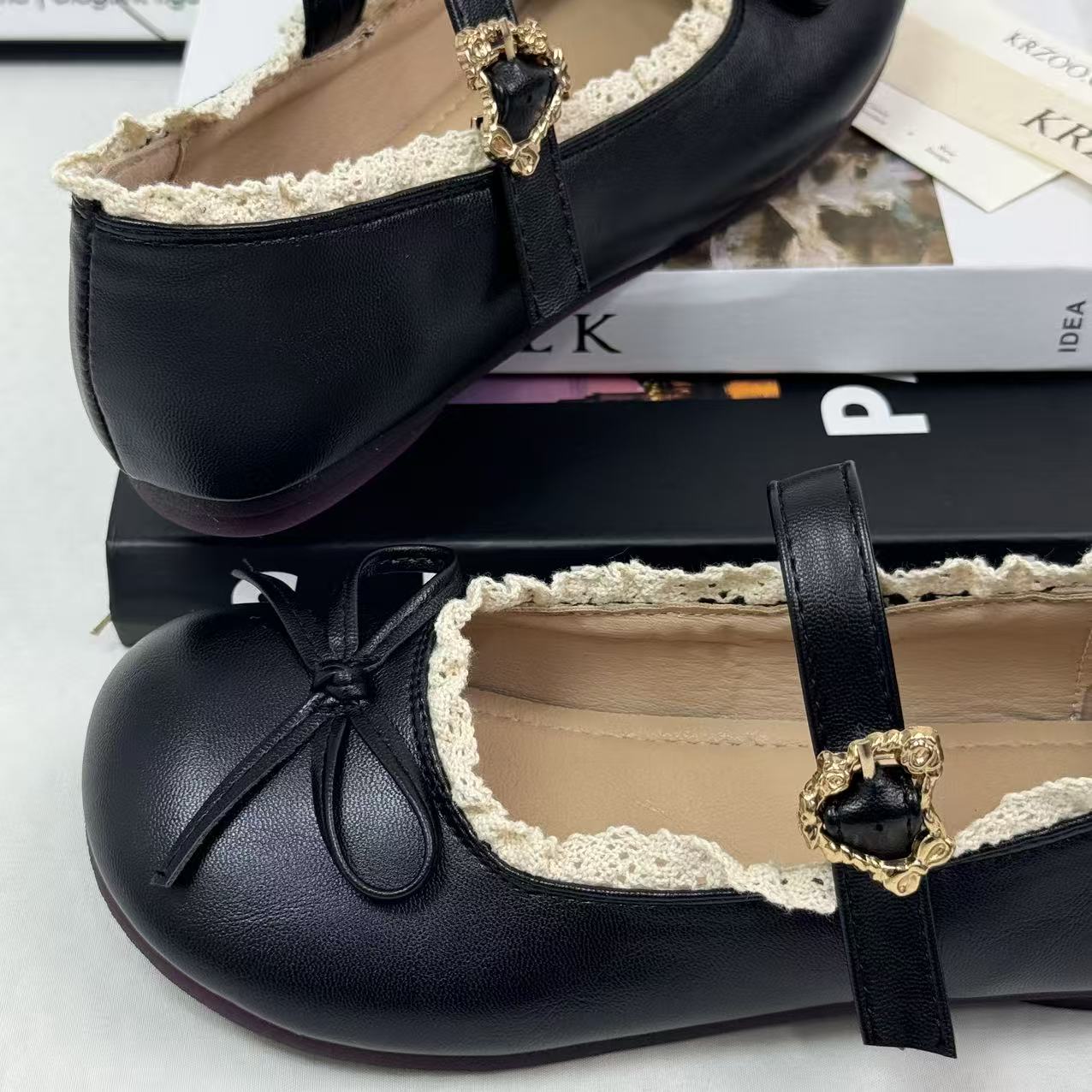 Round-toe retro bow flat leather shoes
