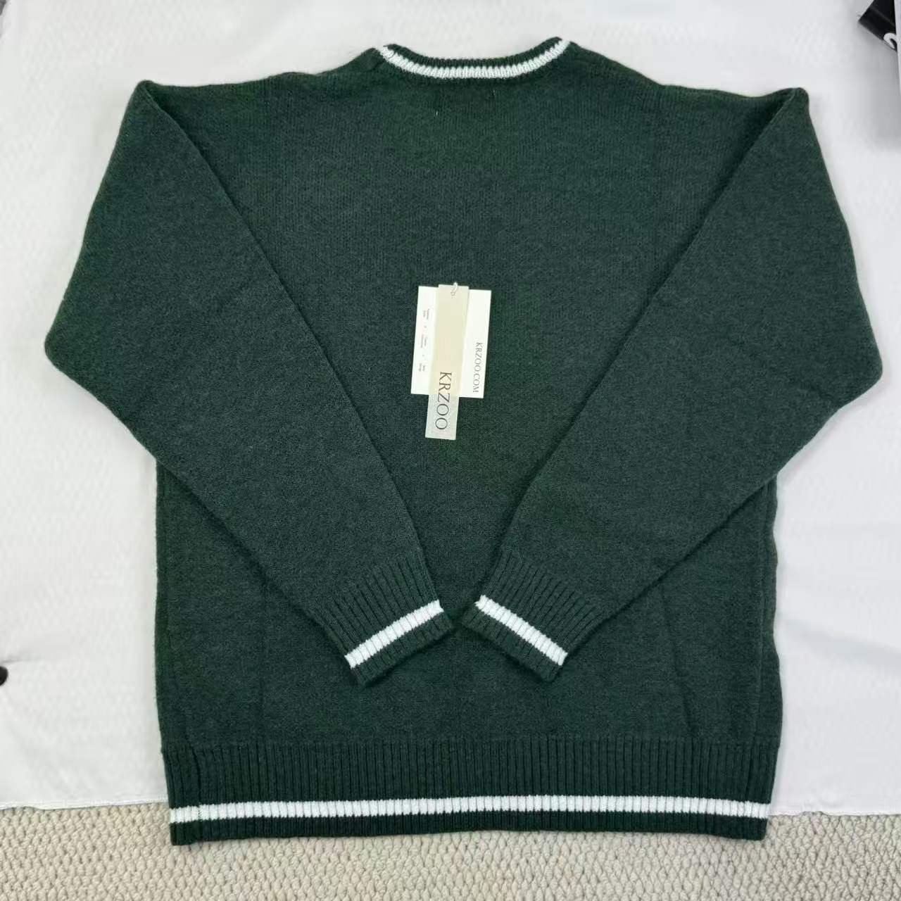 Loose, casual and laid-back style sweater