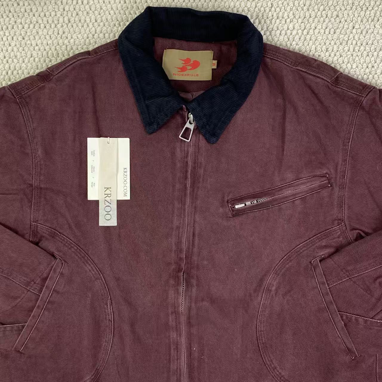 Contrasting color collar jacket