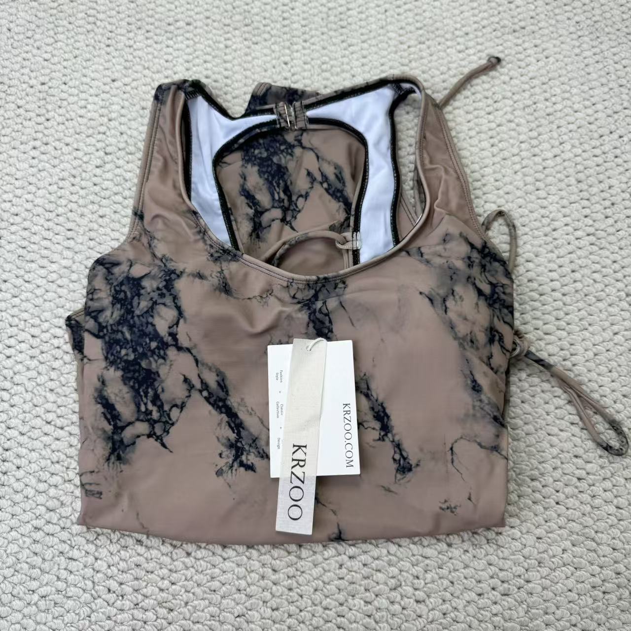Backless bikini with open straps