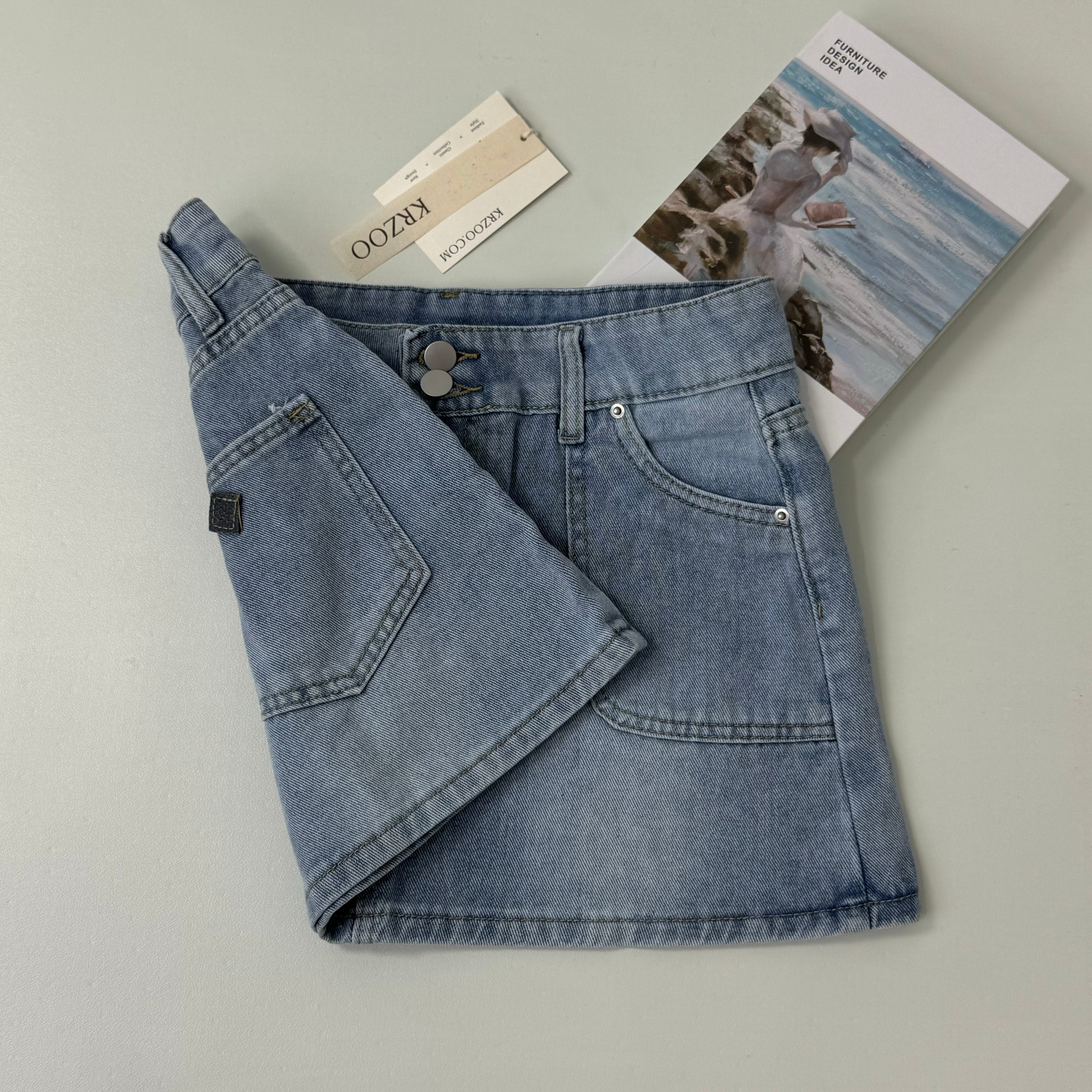 Double-button high-waisted slim-fit denim skirt