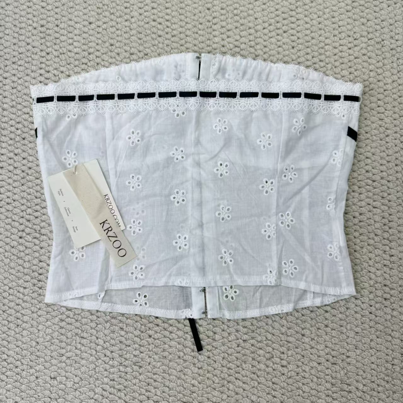 Jacquard strap single-buttoned vest