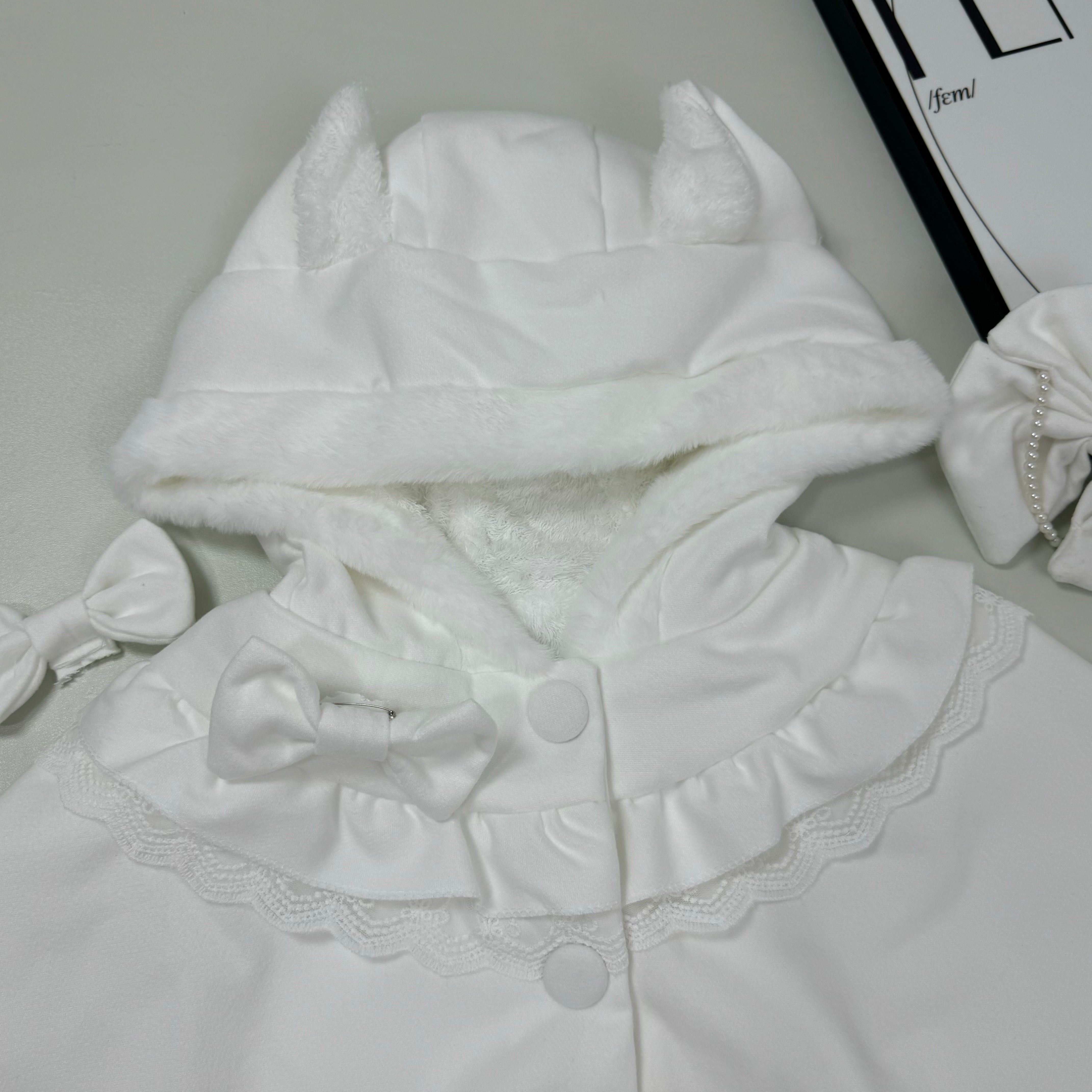 Cashmere cape or shawl-style coat