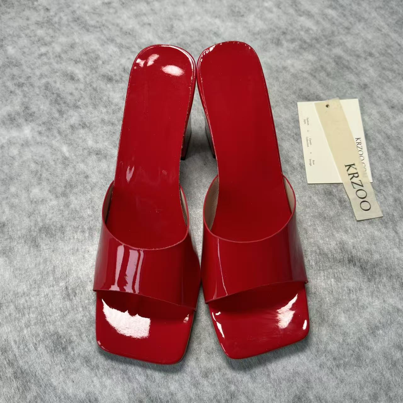 Square-toe thick-soled single-heeled high heel