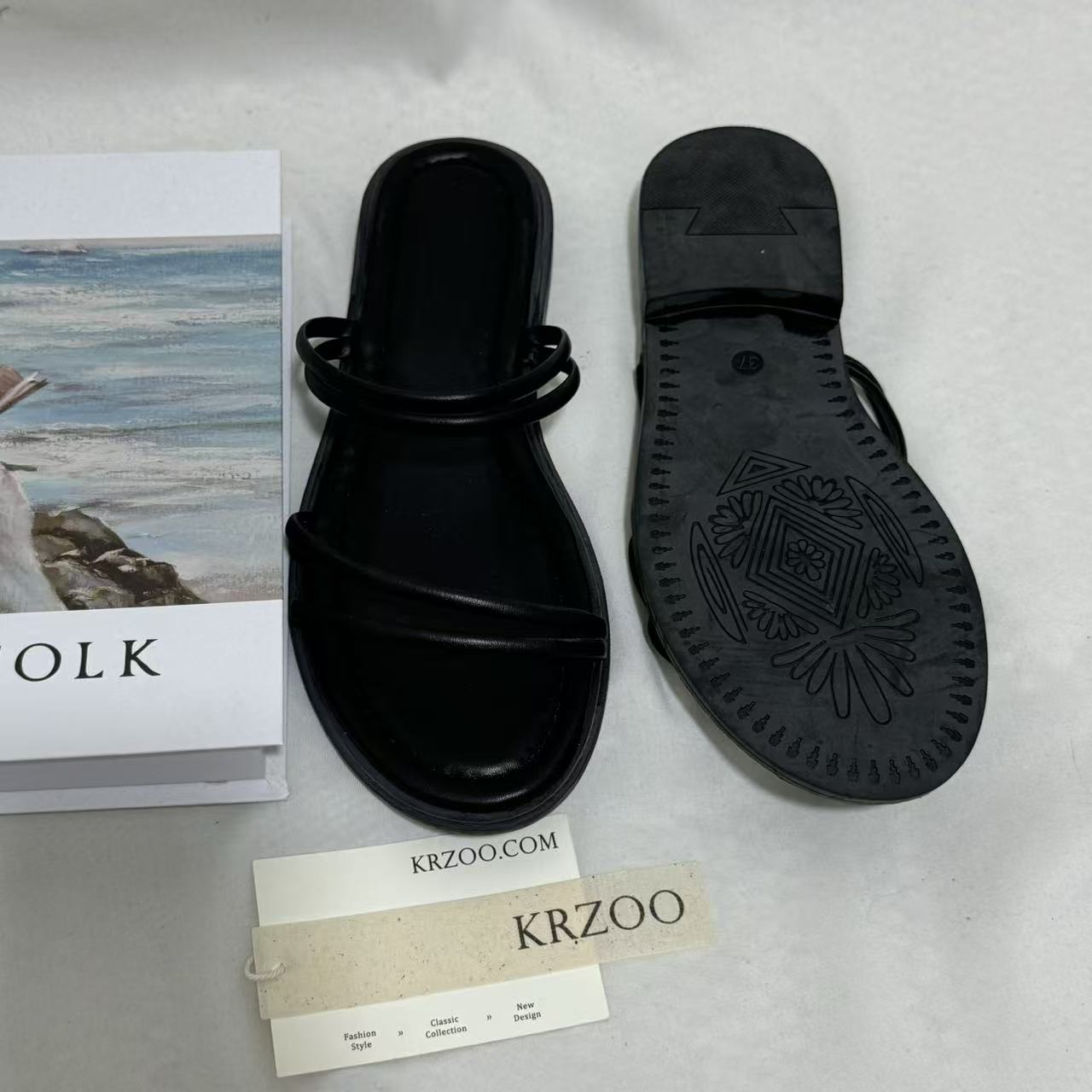 Comfortable and Versatile Flat Beach Slides
