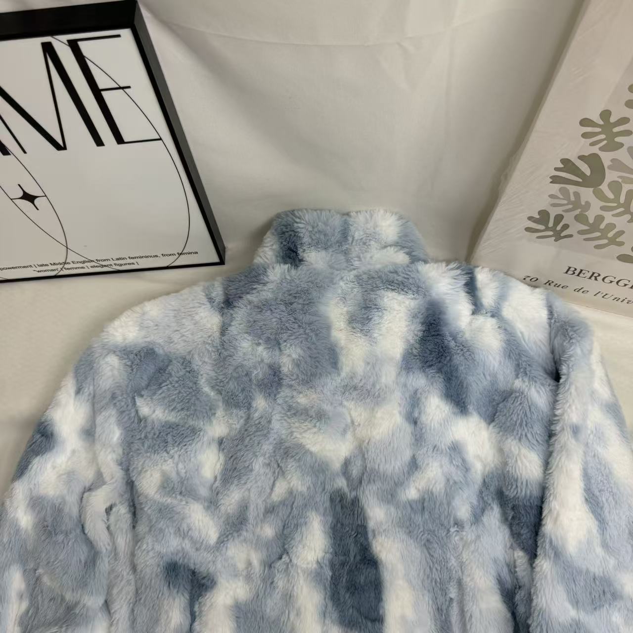 Tie-Dye Gradient Faux Lambswool Padded Jacket