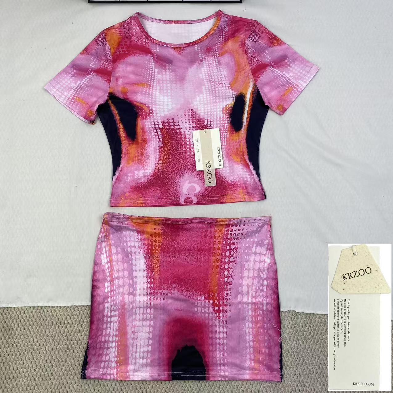 Printed short T-shirt and fitted short skirt set