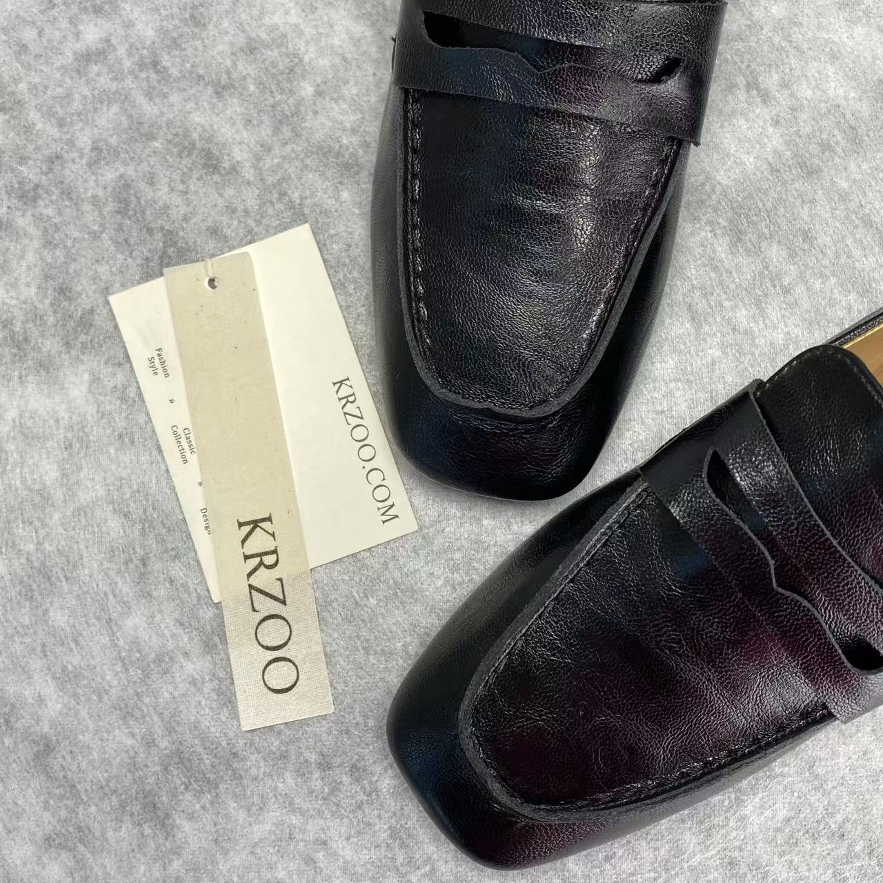 Soft-soled flat-bottomed commuting shoes