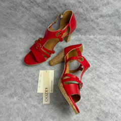 High heels with thick straps and high ankle rings
