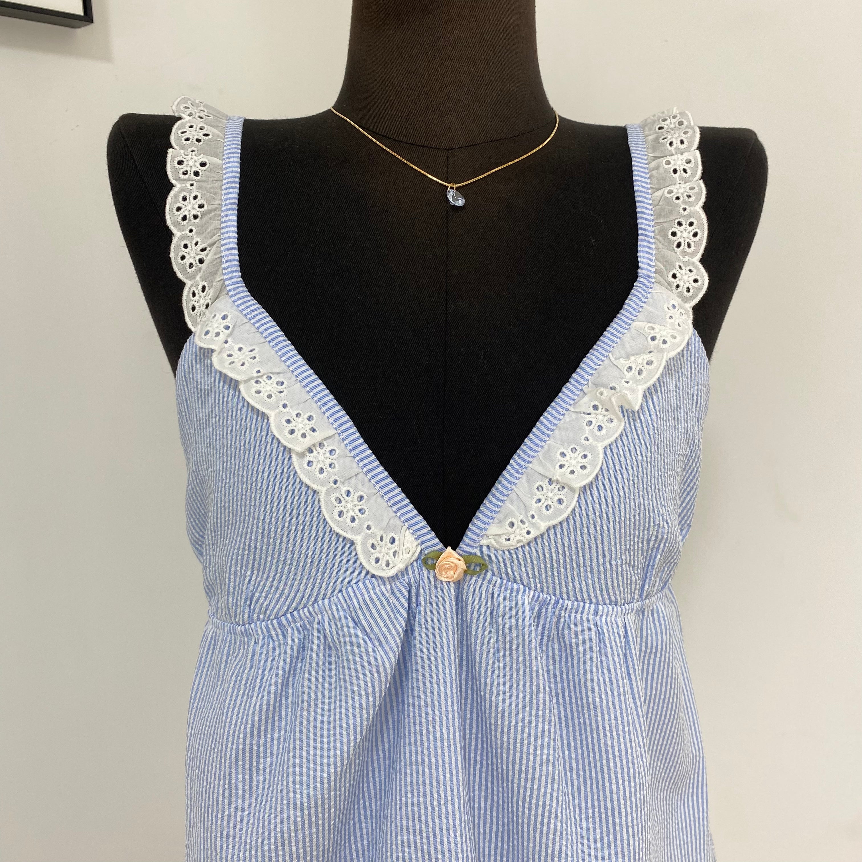 French Retro Deep V-Neck Lace Dress