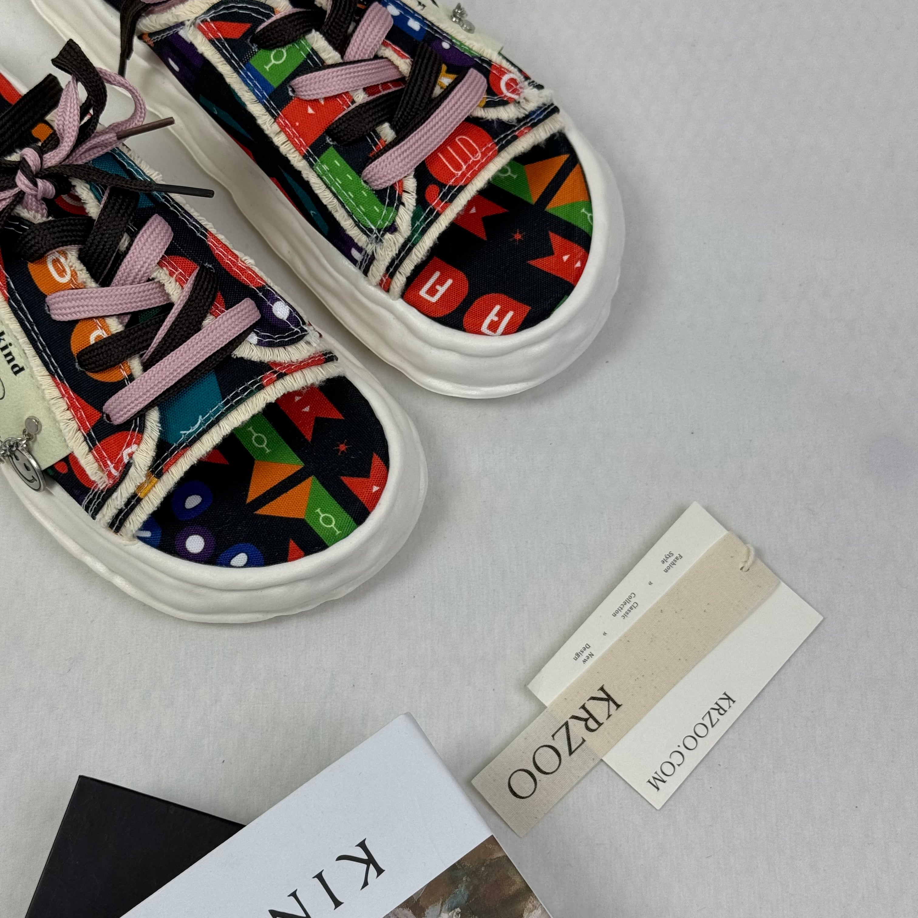 Pancake-style stenciled flip-flop
