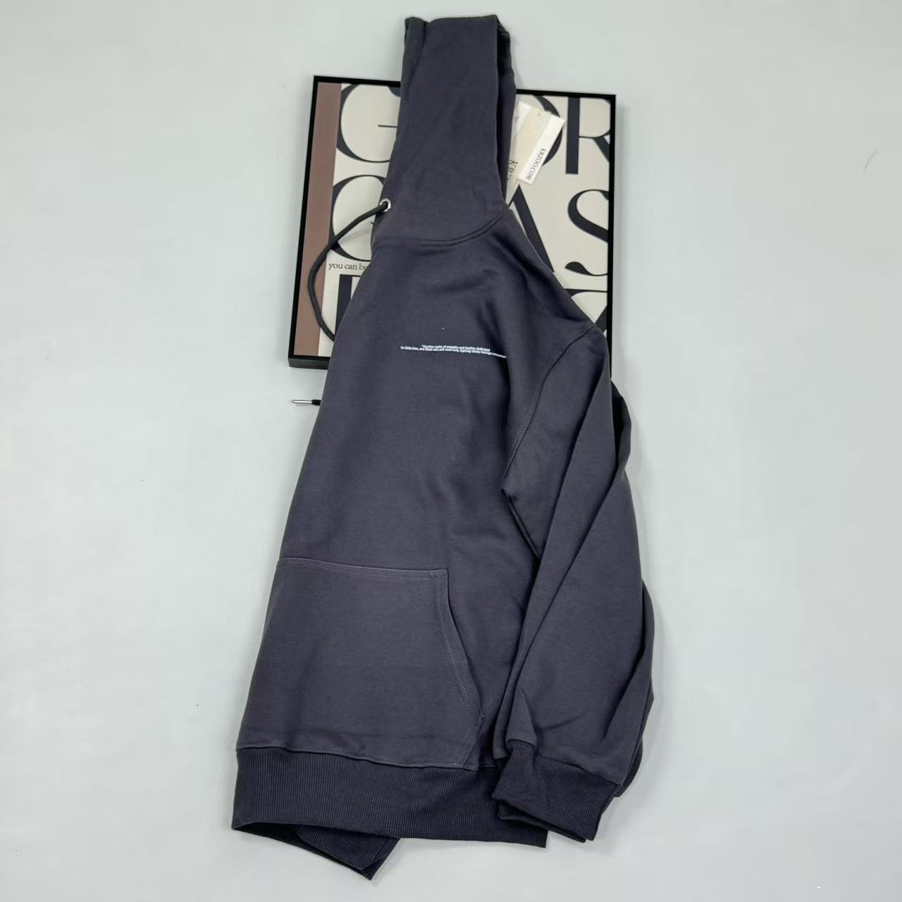 Moon print thick and warm hooded sweatshirt