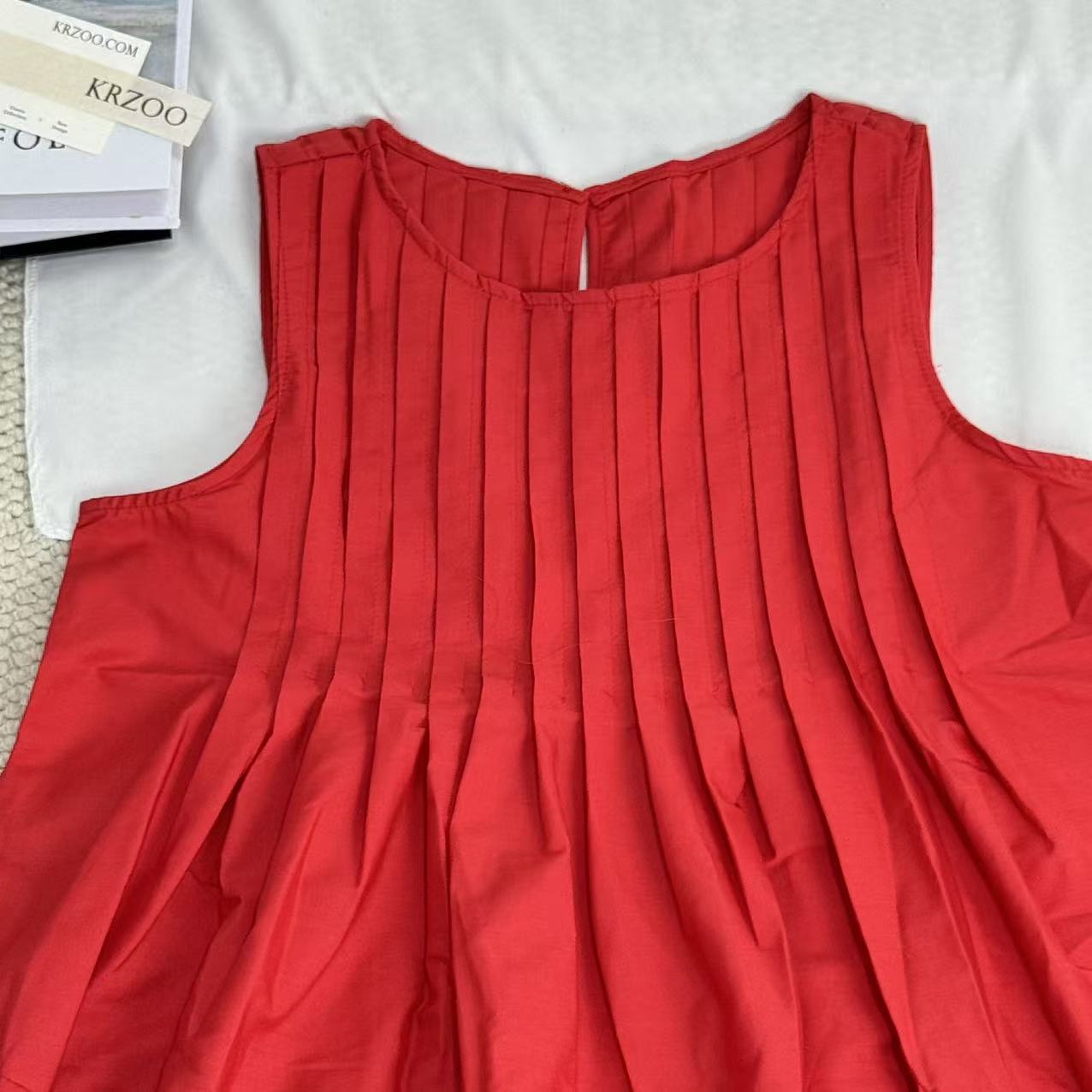 Ruffled slim-fitting loose-back bodice shirt