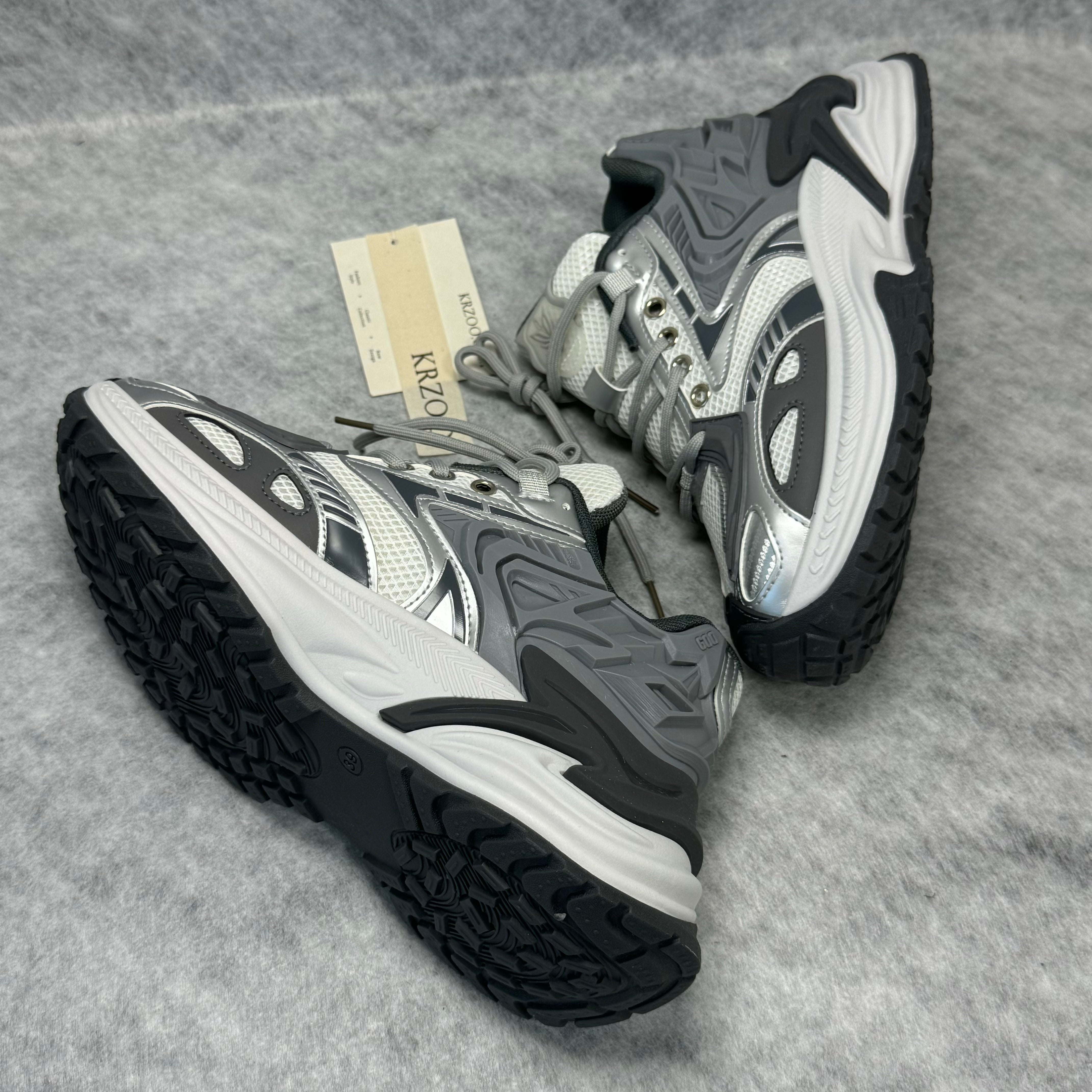 Mechanical armor mesh breathable dad shoes