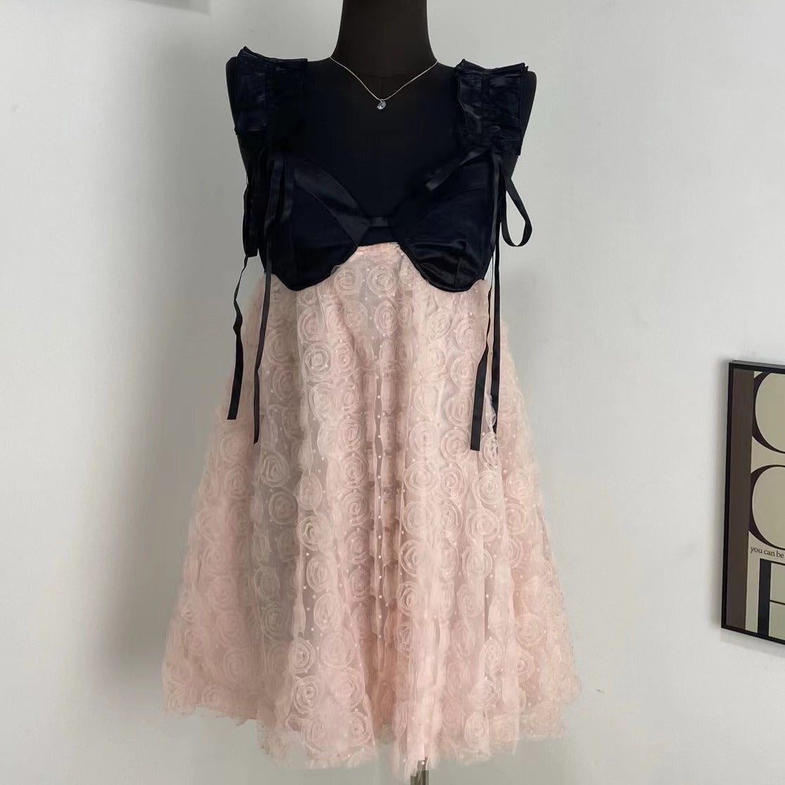 Elegant Lace-Trimmed Floral Mini Skirt