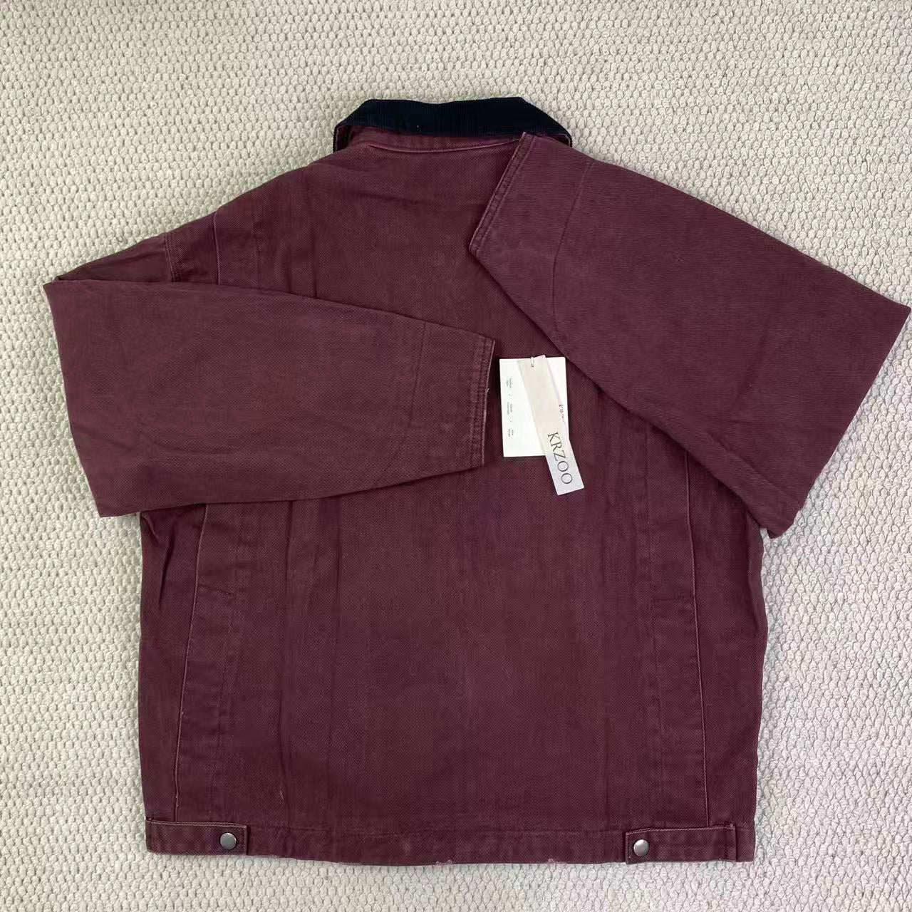 Contrasting color collar jacket