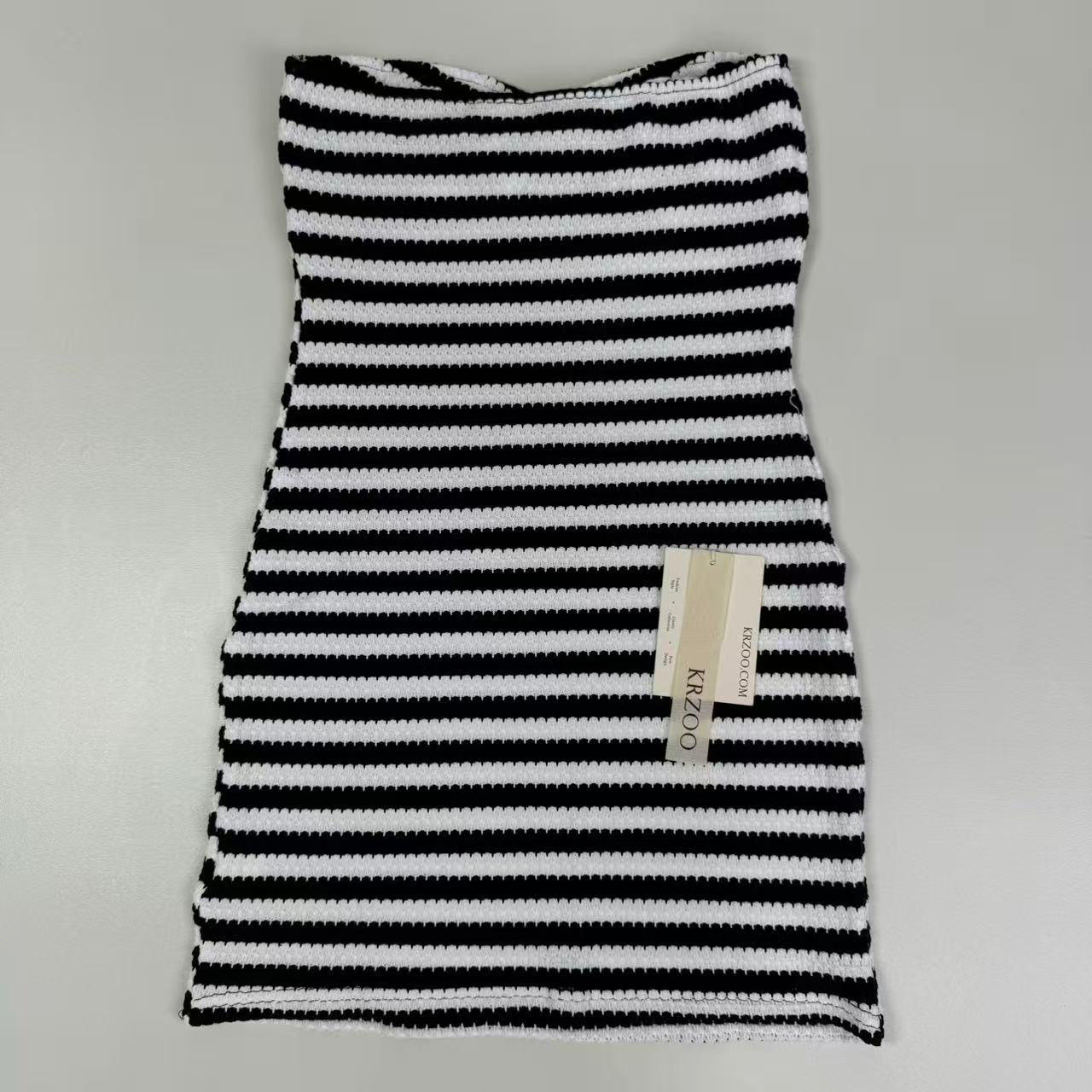 Striped strapless figure-hugging halter dress