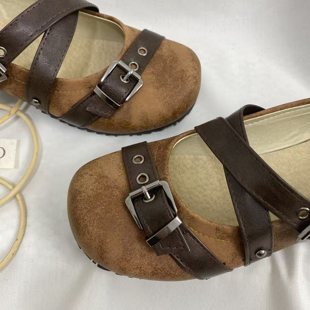Round-Toe Flat Shoes with Buckle