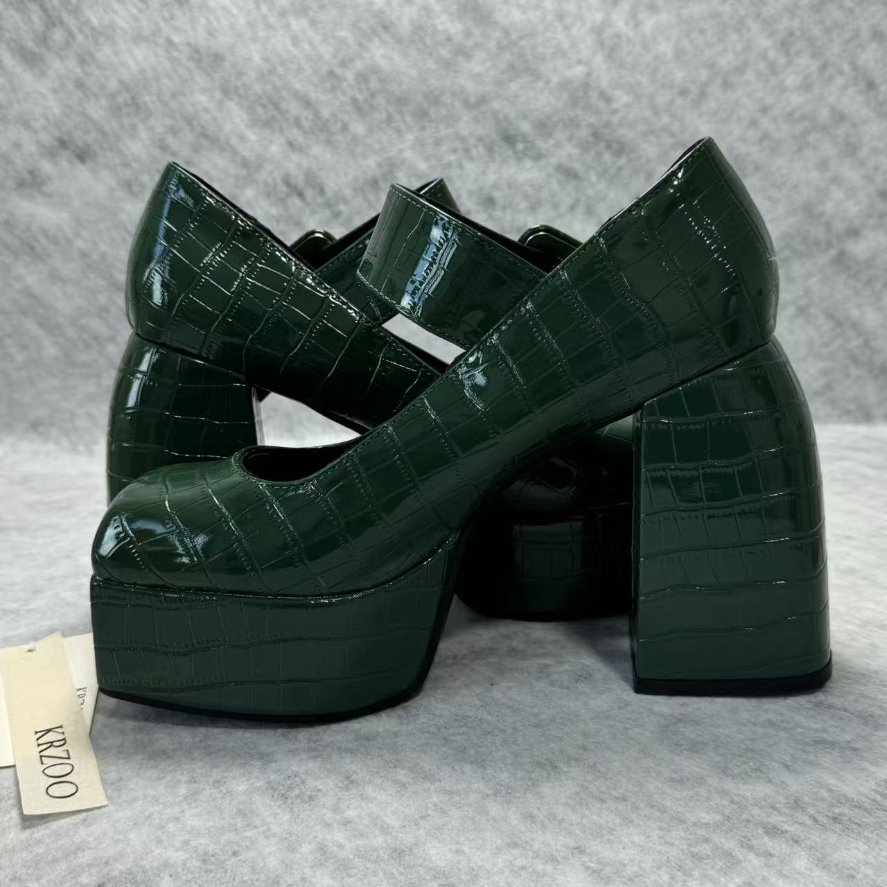 Square-toe bamboo-patterned ankle boots