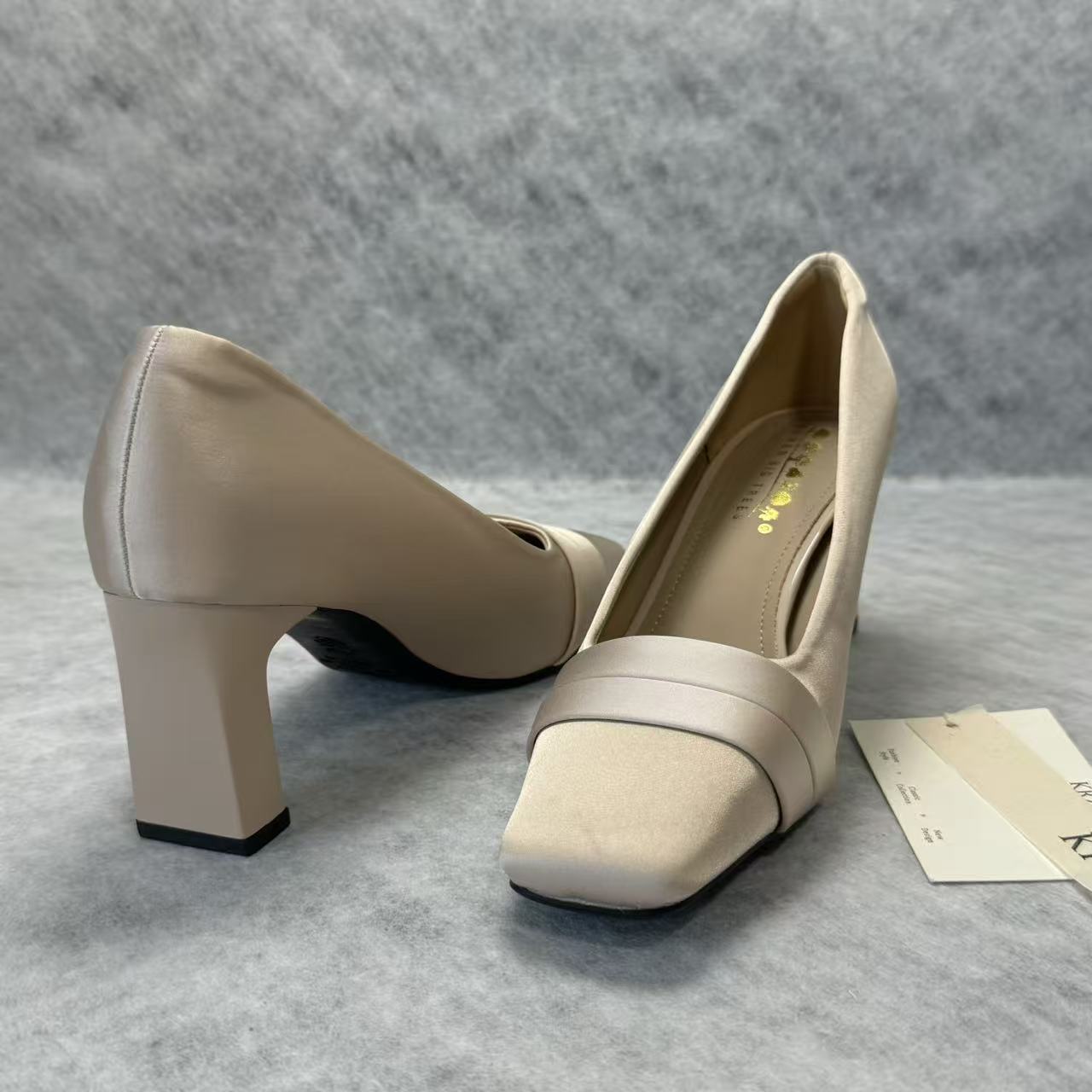 Silk satin pointed shoes with thick heels